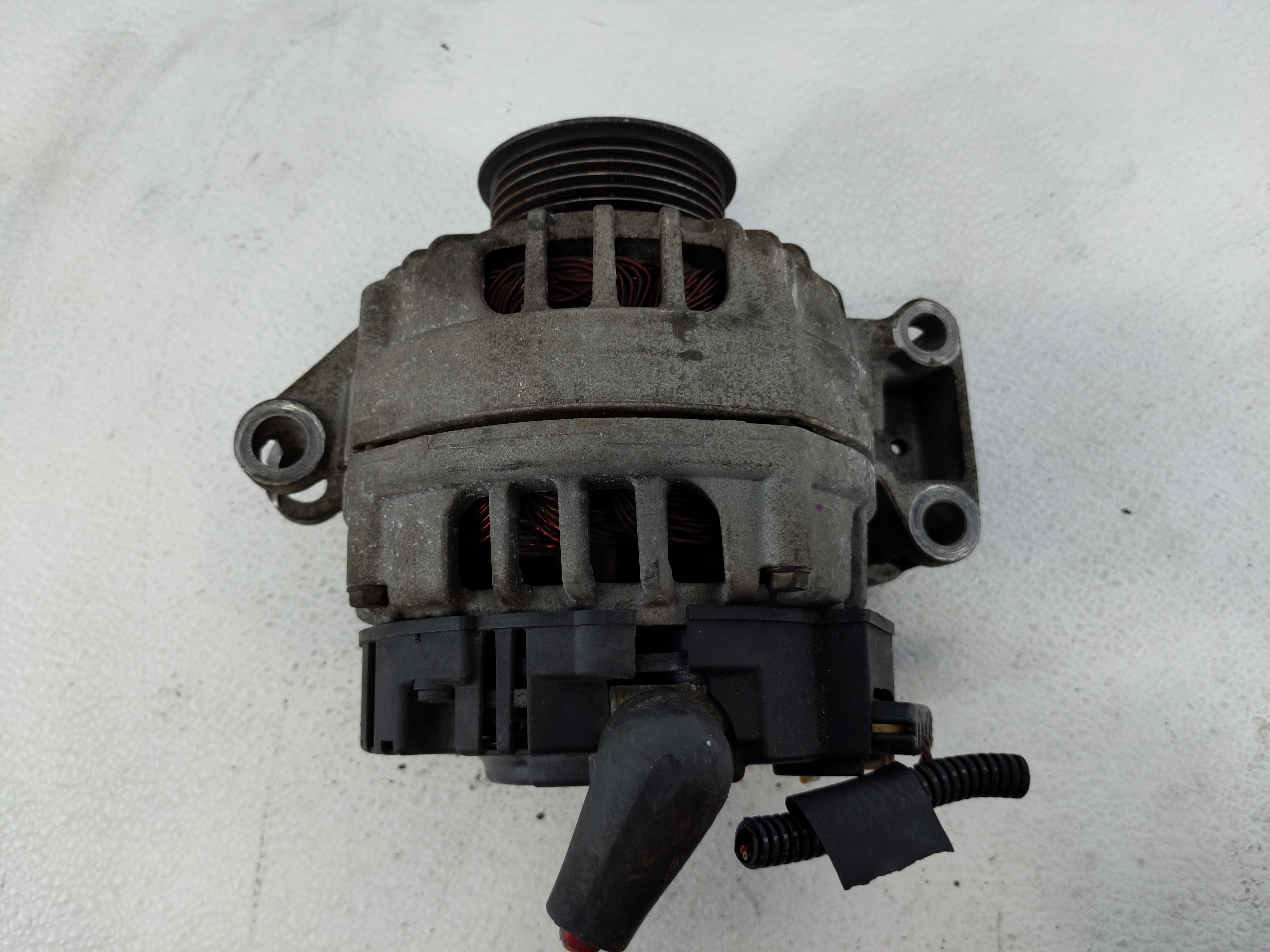 Picture of 2004 Chevrolet Colorado Alternator Generator Charging Assembly Engine Oem 1142896