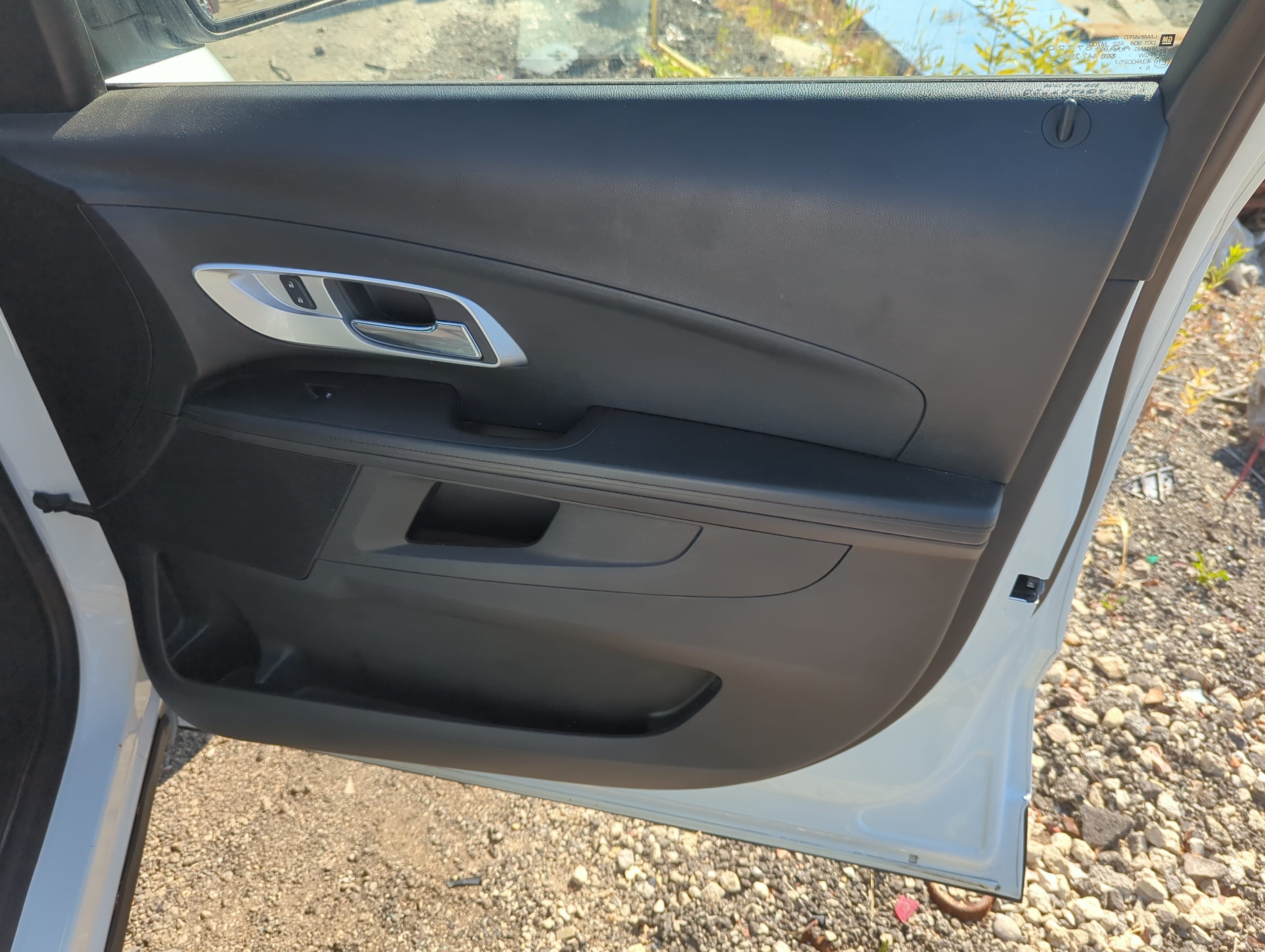Picture of 2017 Chevrolet Equinox Front Right Passenger Interior Door Panel Trim 1143113
