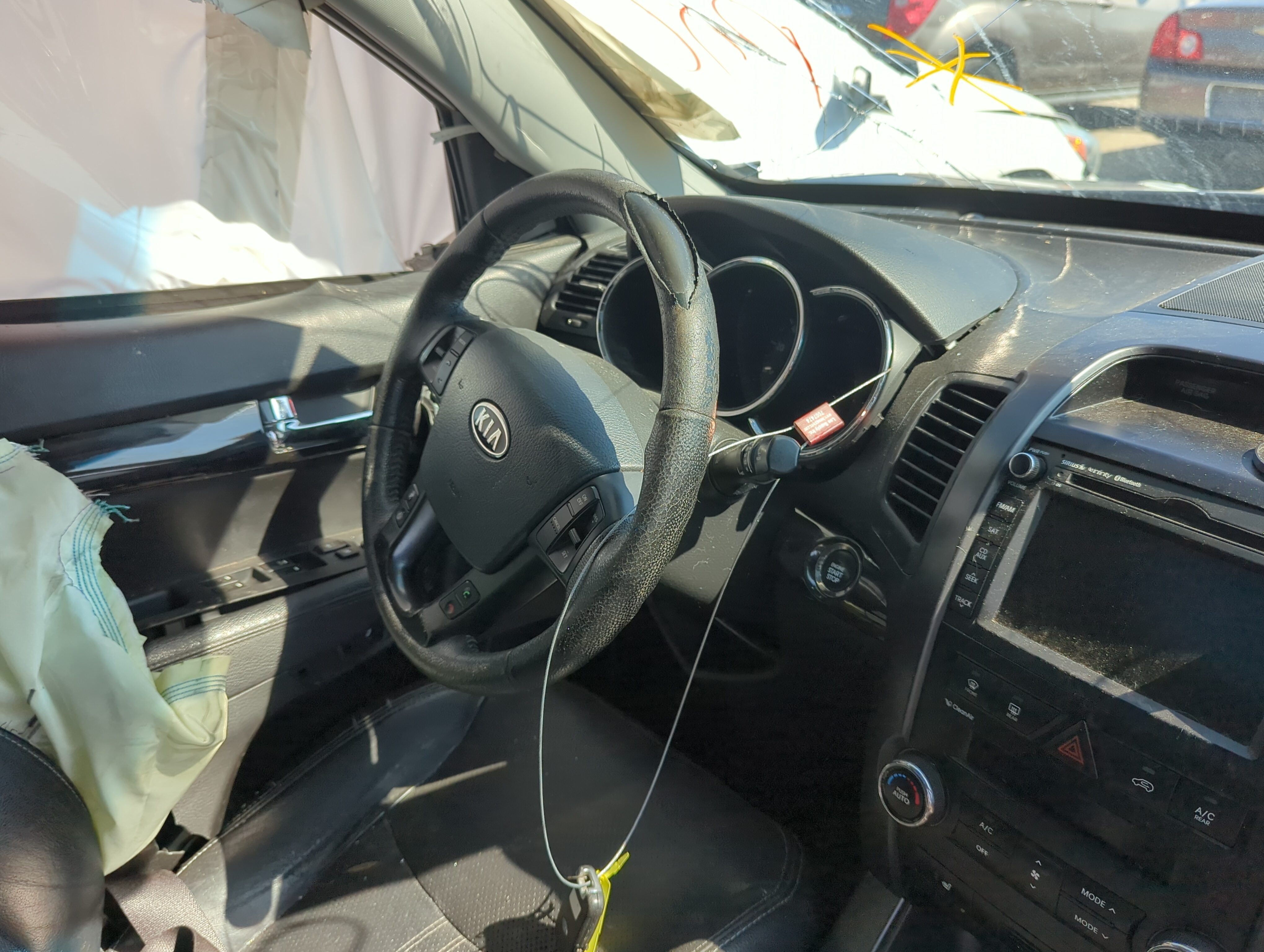 2011-2013 Kia Sorento Air Bag Driver Left Steering Wheel Mounted 1143182 - Oemusedautoparts1.com