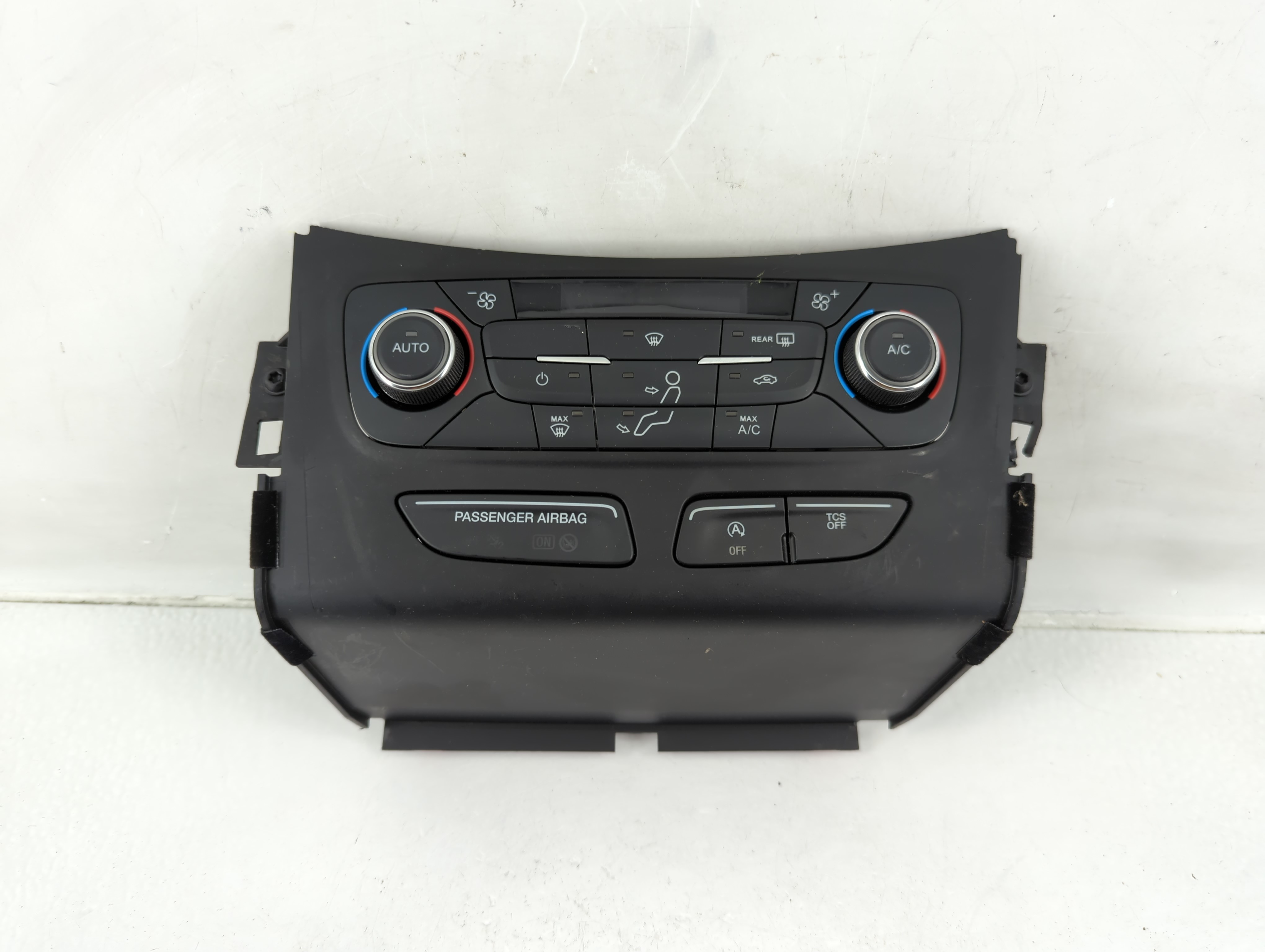 2017-2017 Ford Escape Ac Heater Climate Control Gj5t-18c612-ea 1143323 - Oemusedautoparts1.com