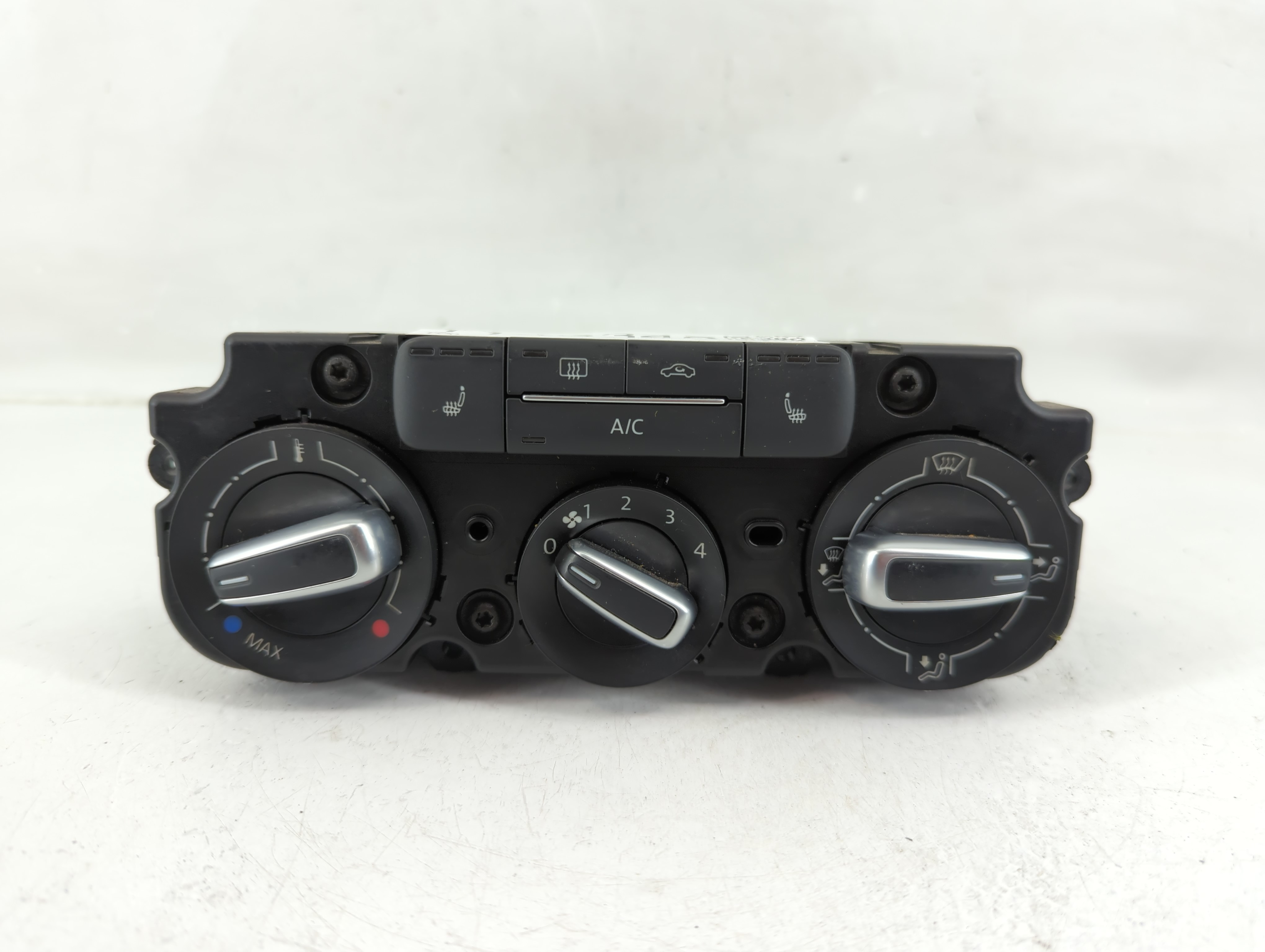 2015-2018 Volkswagen Jetta Ac Heater Climate Control 90151-90\ 1143343 - Oemusedautoparts1.com