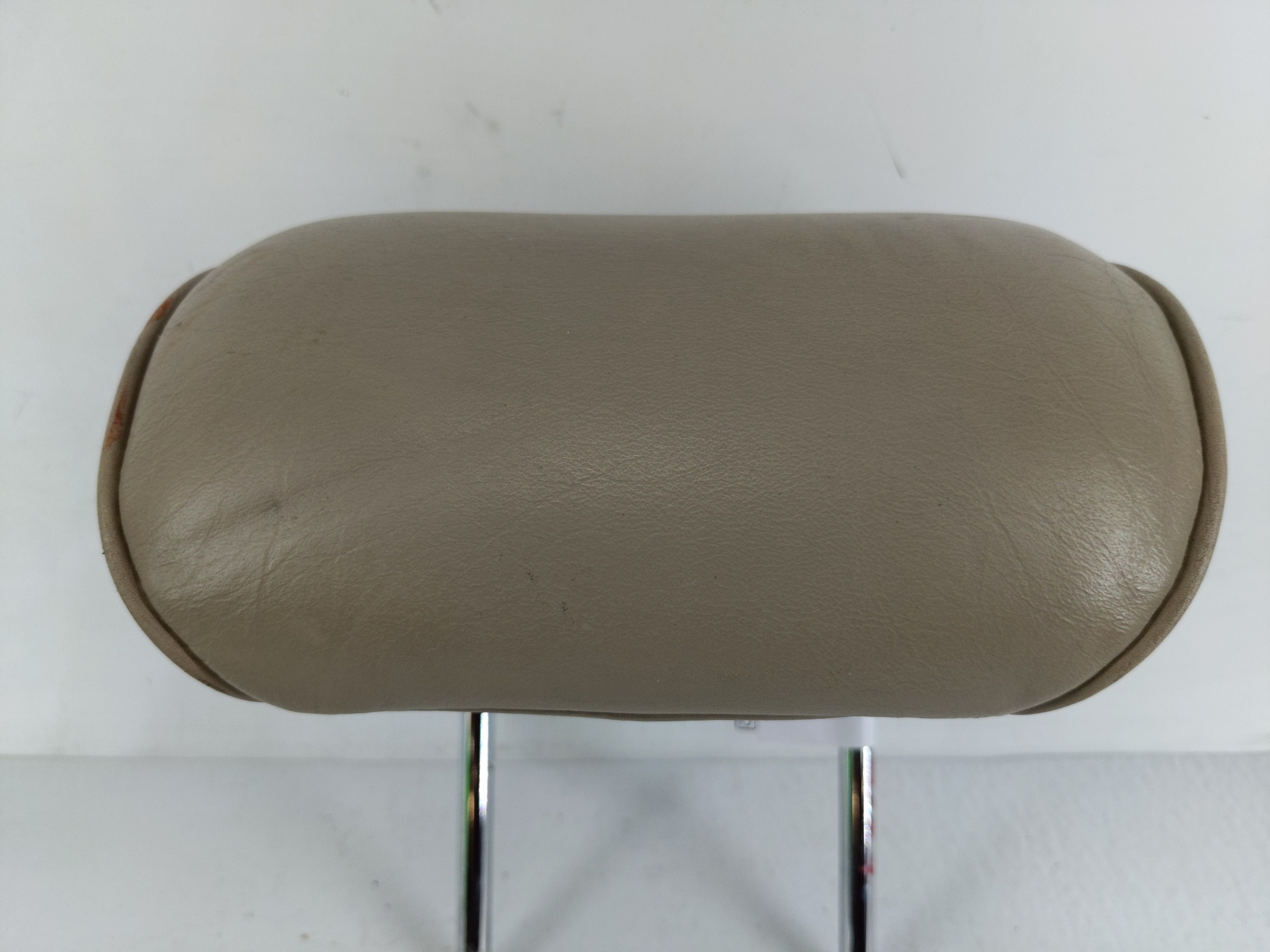 Picture of 2000 Lexus Gs300 Headrest Head Rest Rear Seat Beige 1143468