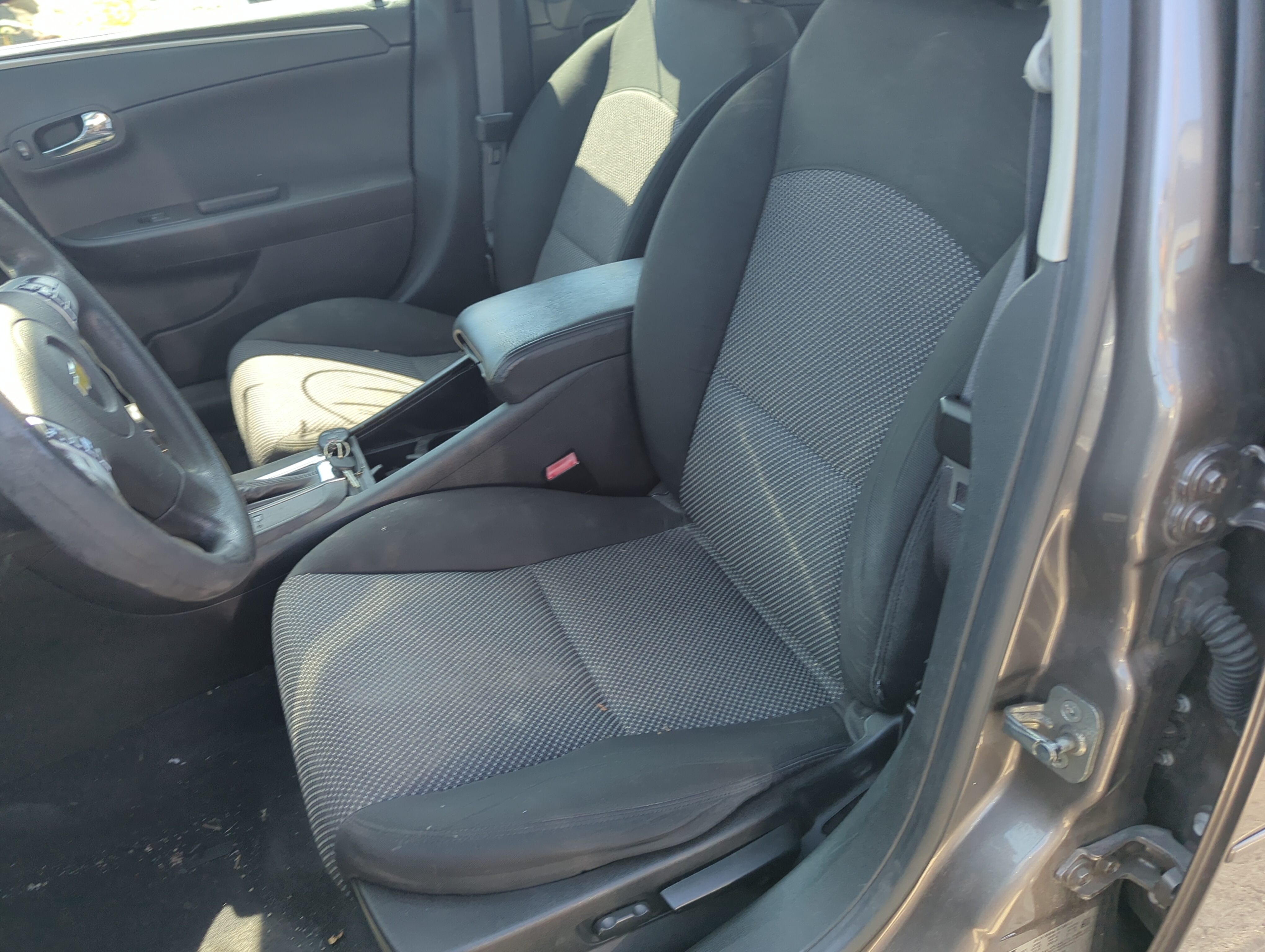 2011-2012 Chevrolet Malibu Driver Front Seat Oem 1143603 - Oemusedautoparts1.com