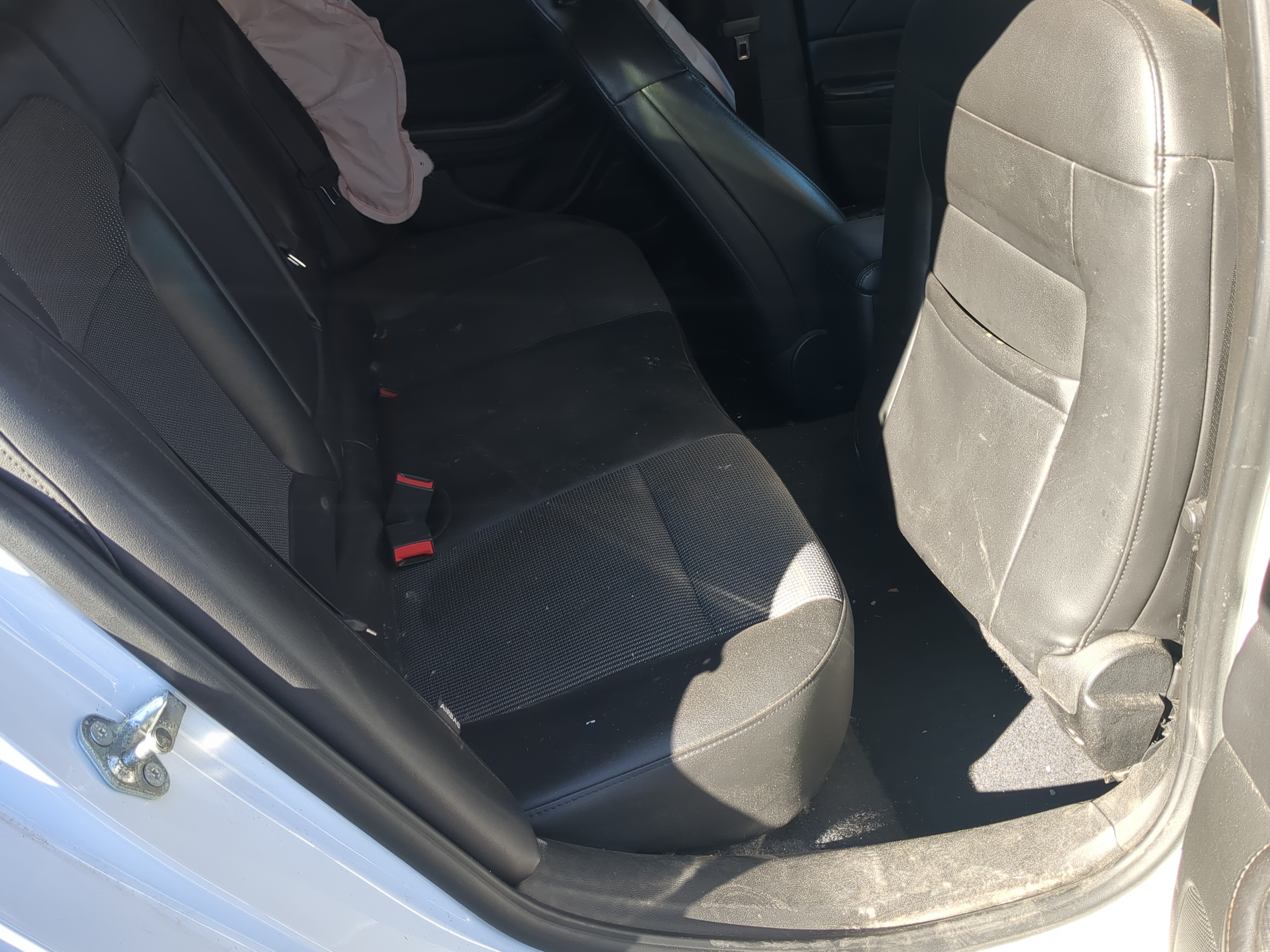 2015 Chevrolet Malibu Rear Seat Oem 1143800 - Oemusedautoparts1.com