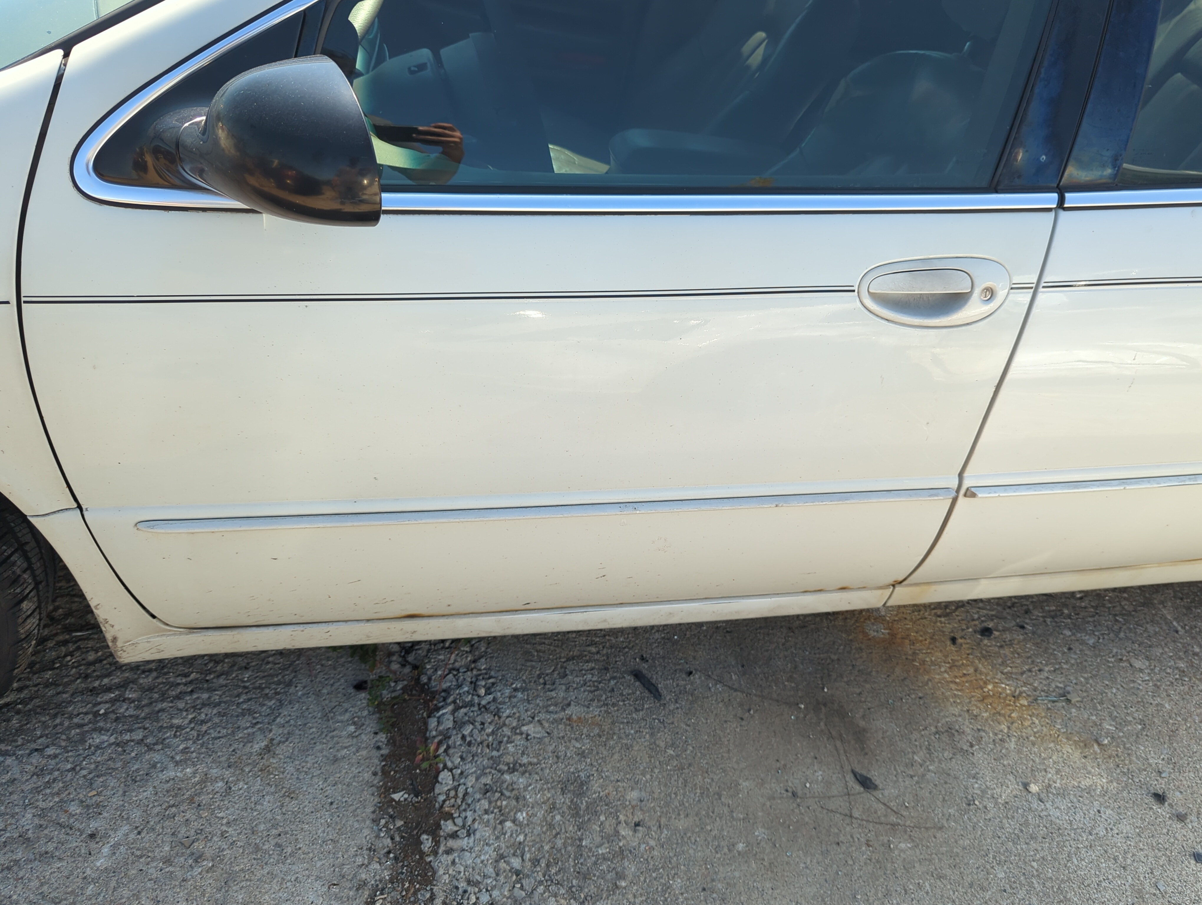 1999-2004 Chrysler 300m Driver Front Door Oem 1143894 - Oemusedautoparts1.com