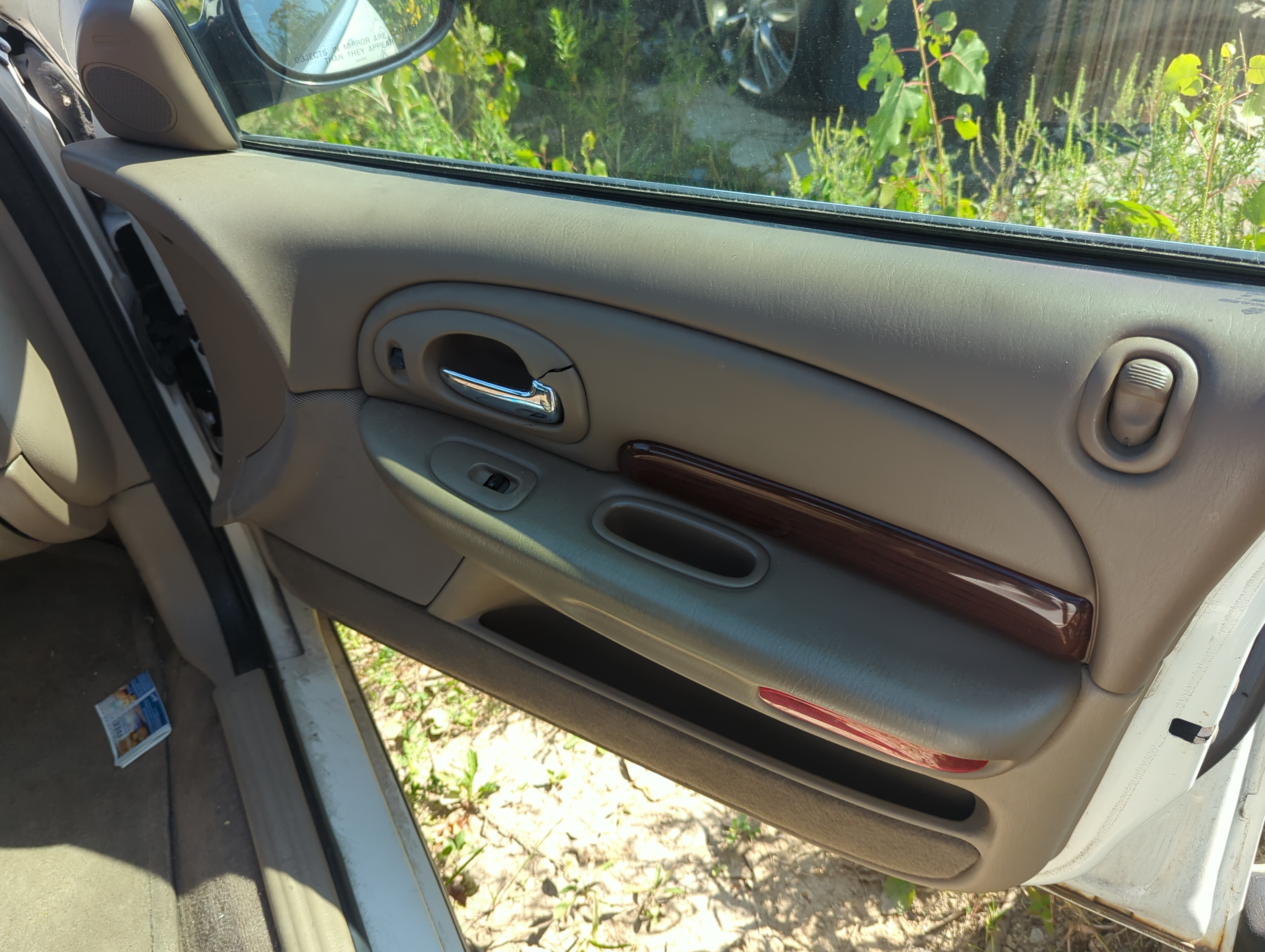 2003 Chrysler 300m Front Right Passenger Interior Door Panel Trim 1144011 - Oemusedautoparts1.com