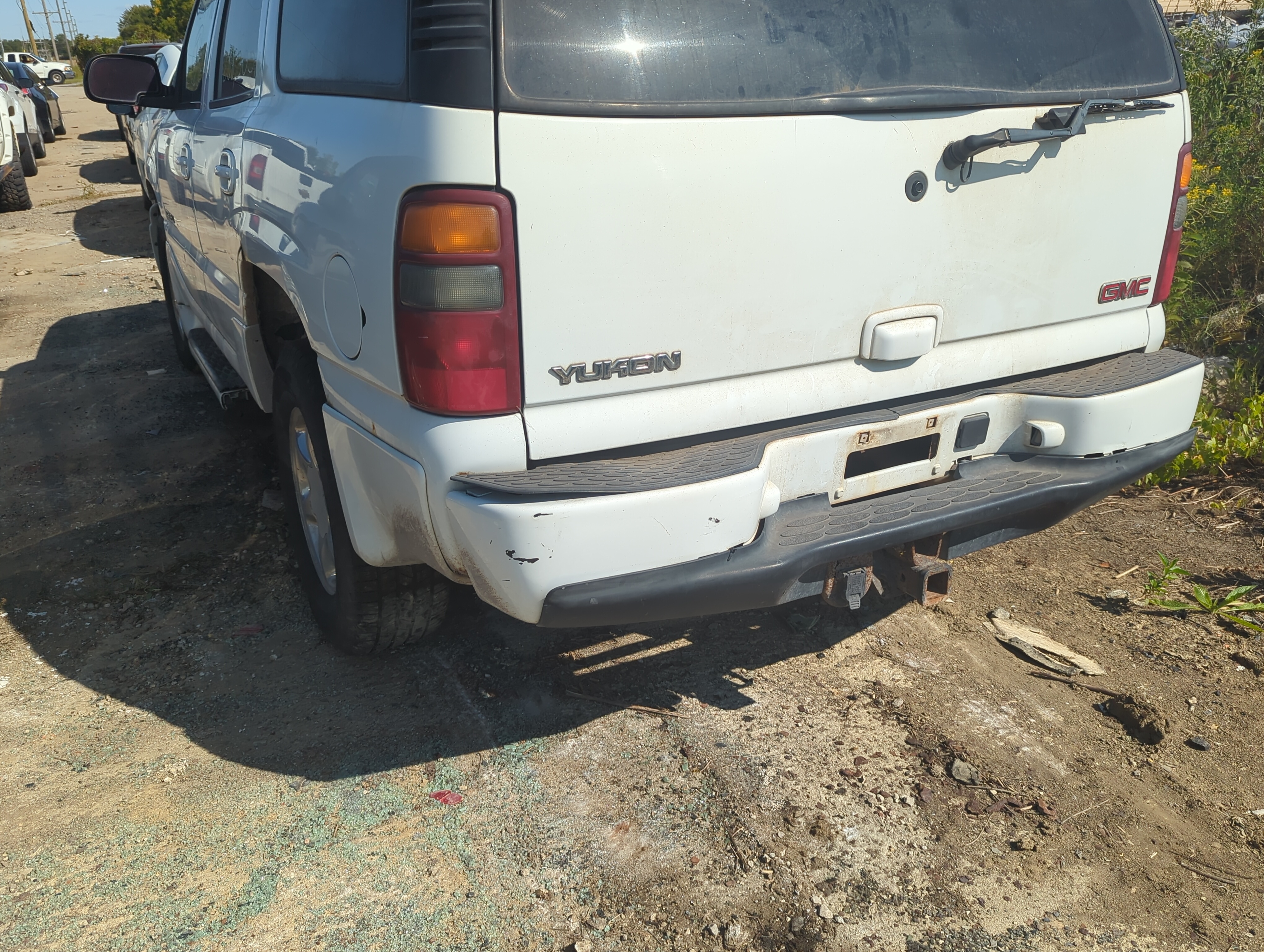 Picture of 2001-2006 Gmc Yukon Rear Bumper Assembly Oem 1144291