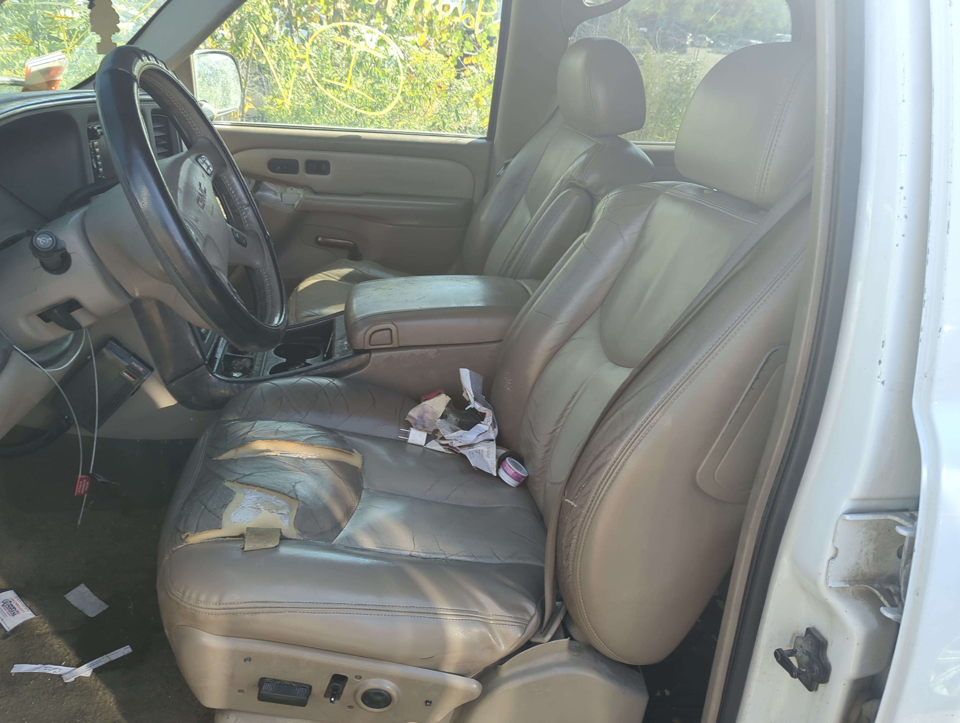 Picture of 2003-2006 Gmc Yukon Driver Front Seat Oem 1144304