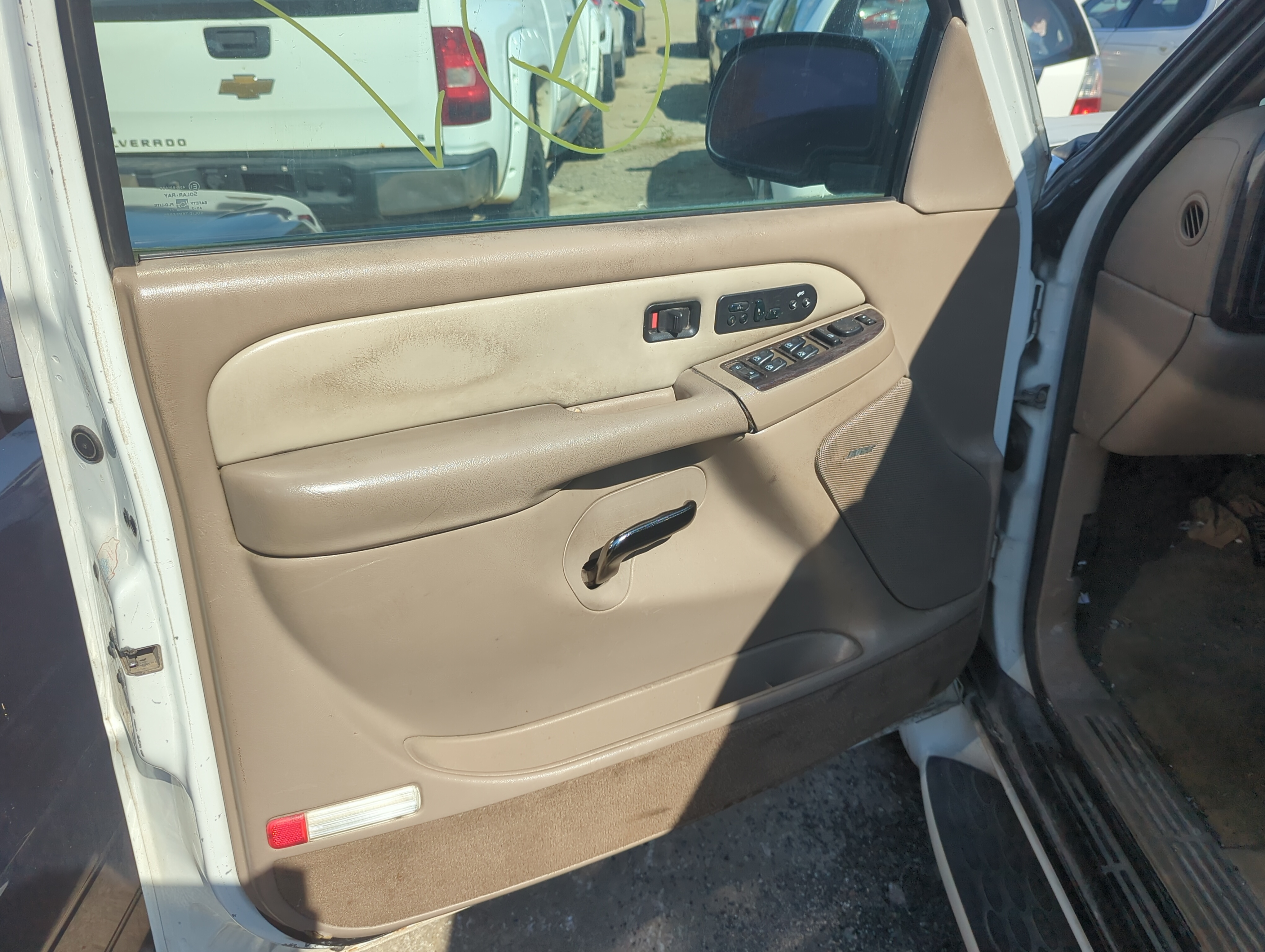 2003 Gmc Yukon Front Left Driver Interior Door Panel Trim 1144336 - Oemusedautoparts1.com