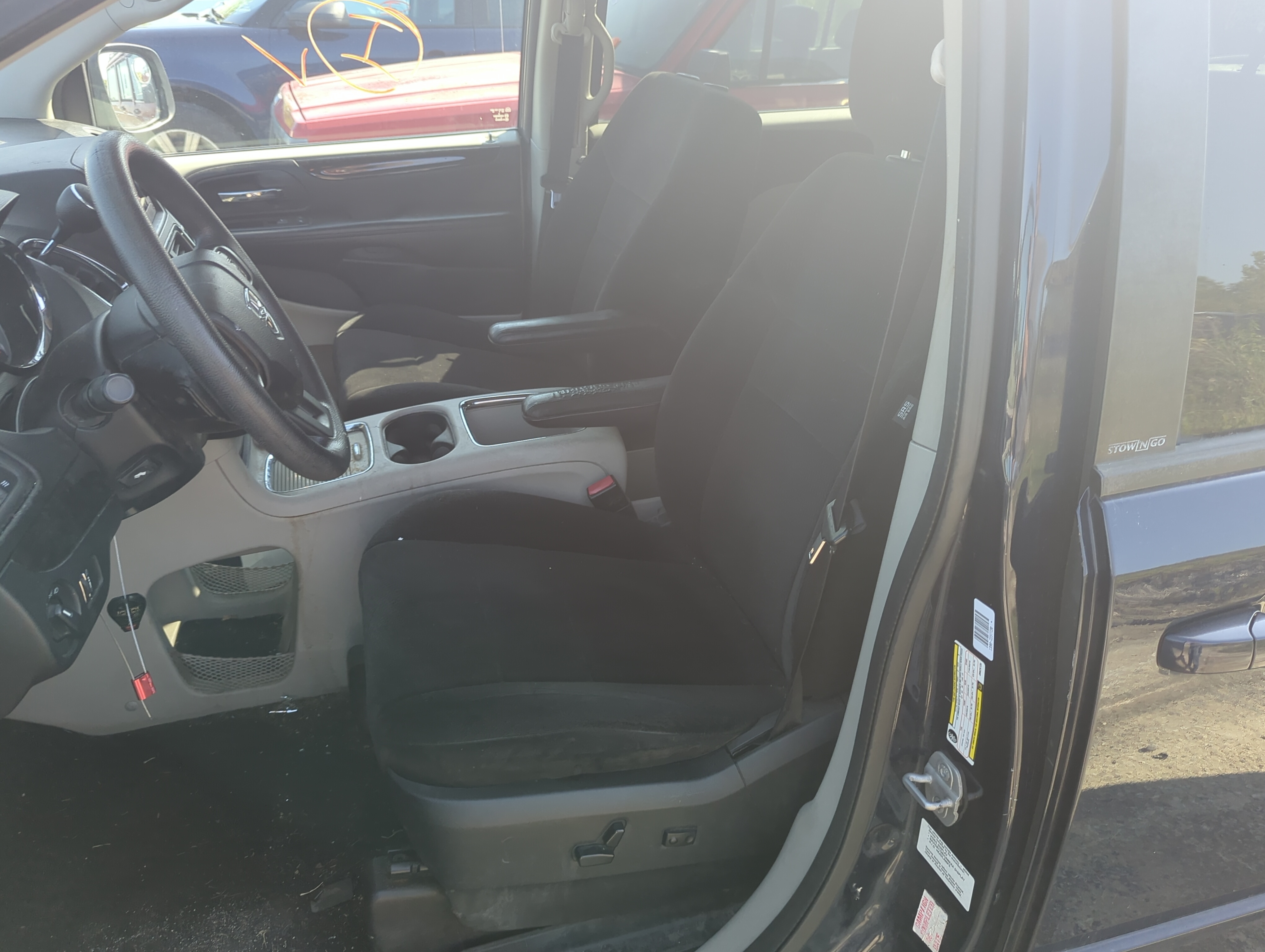 2011-2018 Dodge Grand Caravan Driver Front Seat Oem 1144585 - Oemusedautoparts1.com