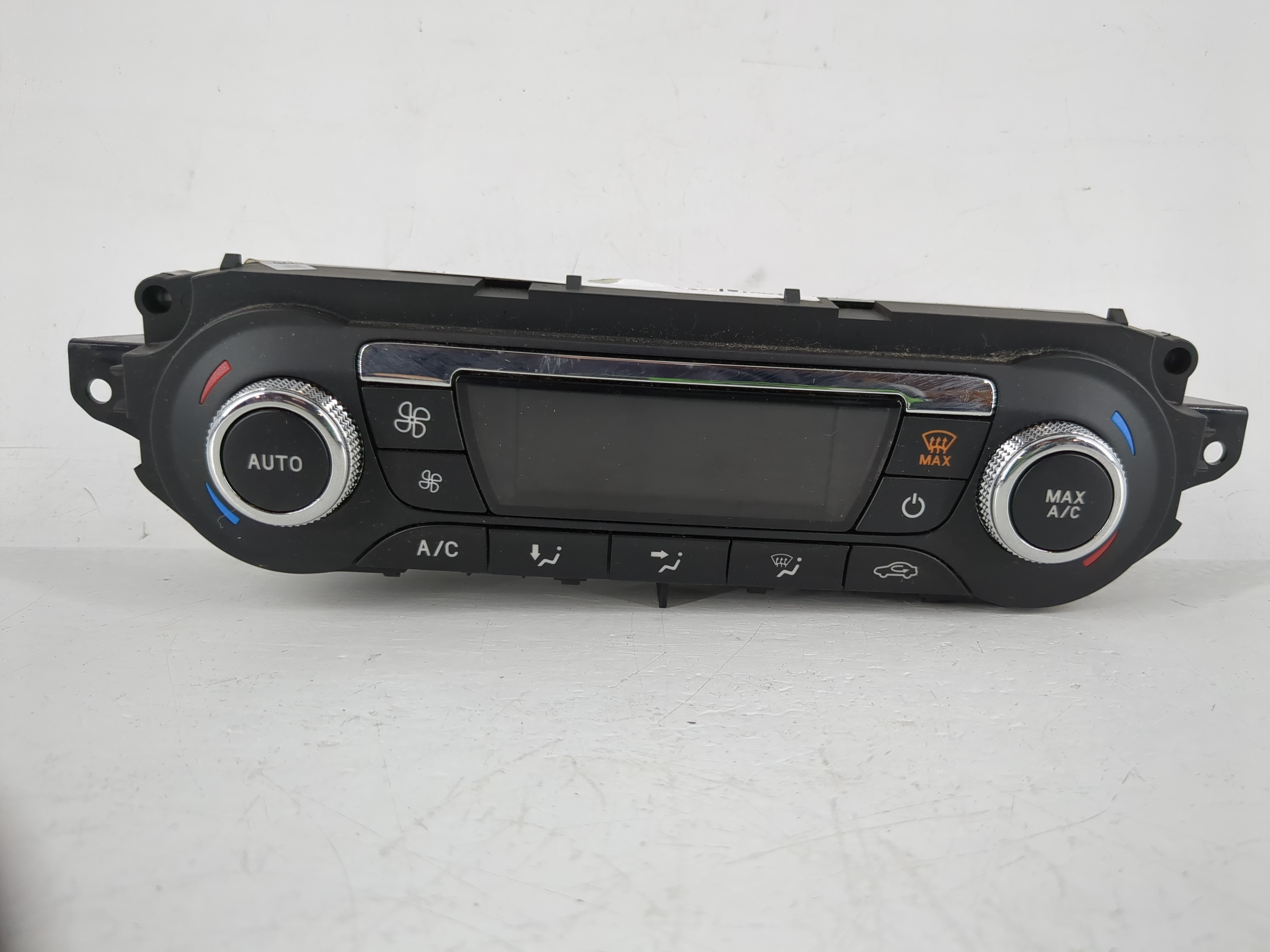 2015-2016 Ford Escape Ac Heater Climate Control Cj5t-18c612-be 1144832 - Oemusedautoparts1.com