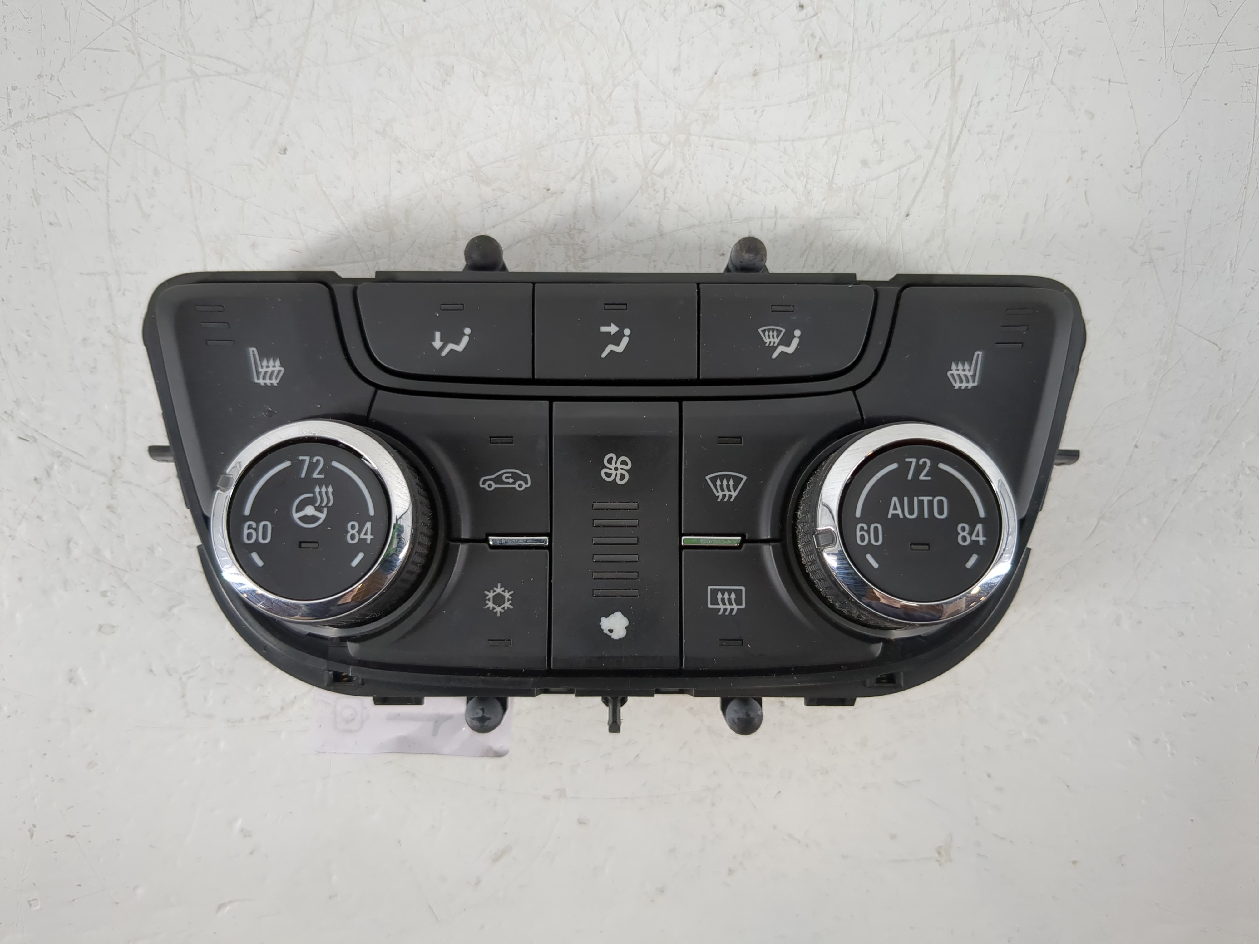 Picture of 2017-2020 Buick Encore Ac Heater Climate Control 39082867 1144867
