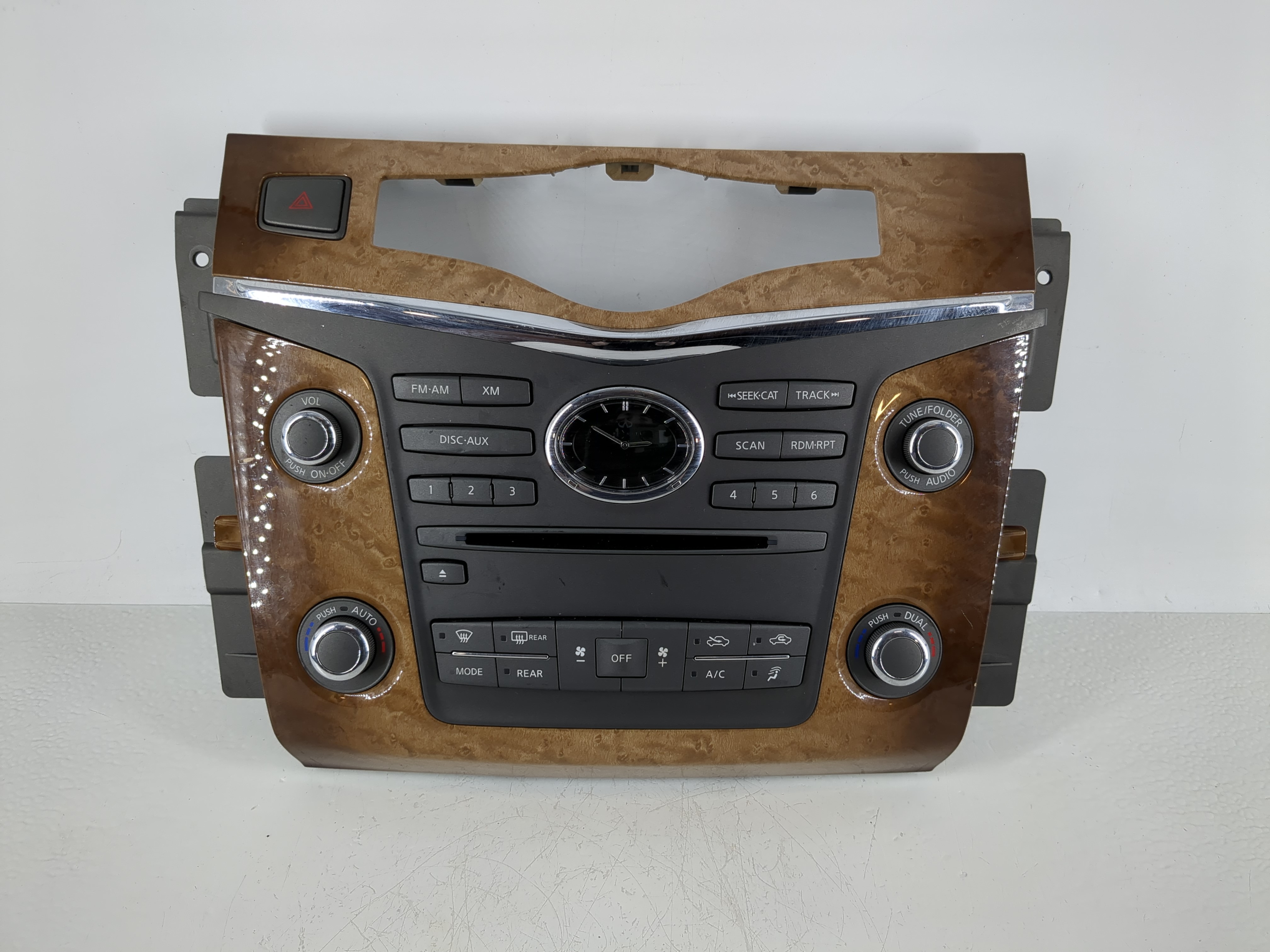 Picture of 2011-2013 Infiniti Qx56 Am Fm Cd Player Radio Receiver 1144919