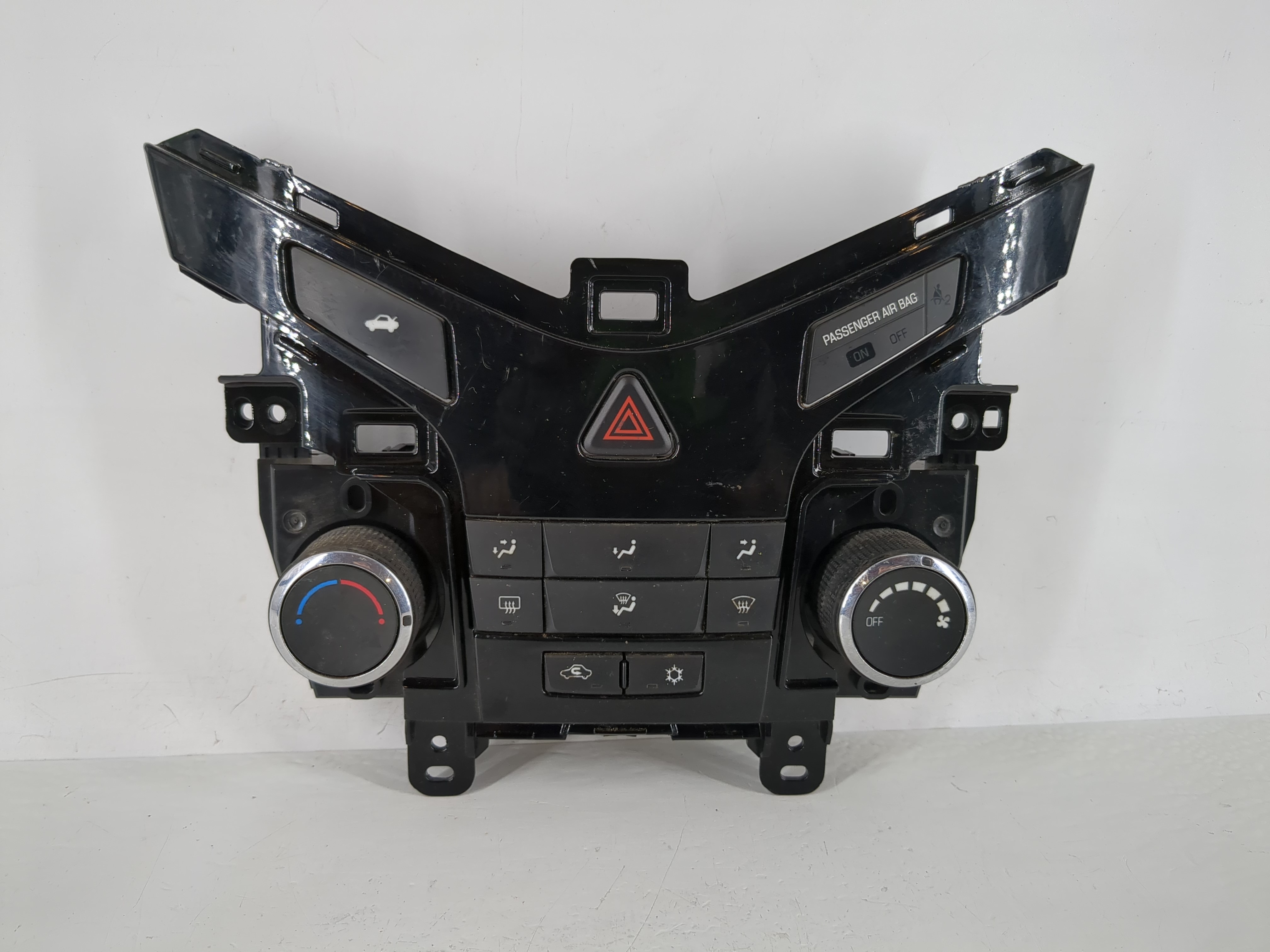 Picture of 2012-2016 Chevrolet Cruze Ac Heater Climate Control 95146207 1144925
