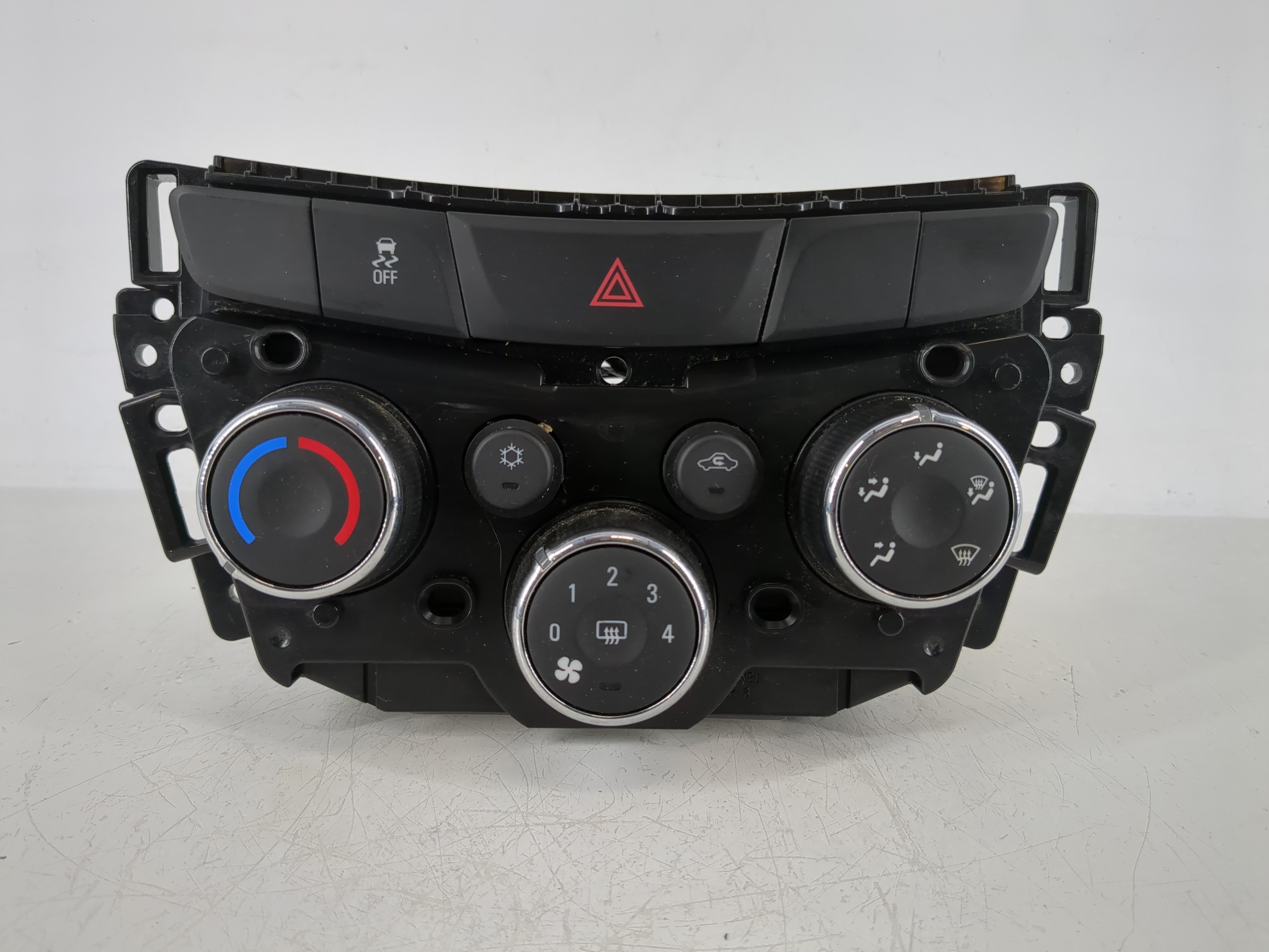 Picture of 2017-2021 Chevrolet Trax Ac Heater Climate Control 42588188 1144929