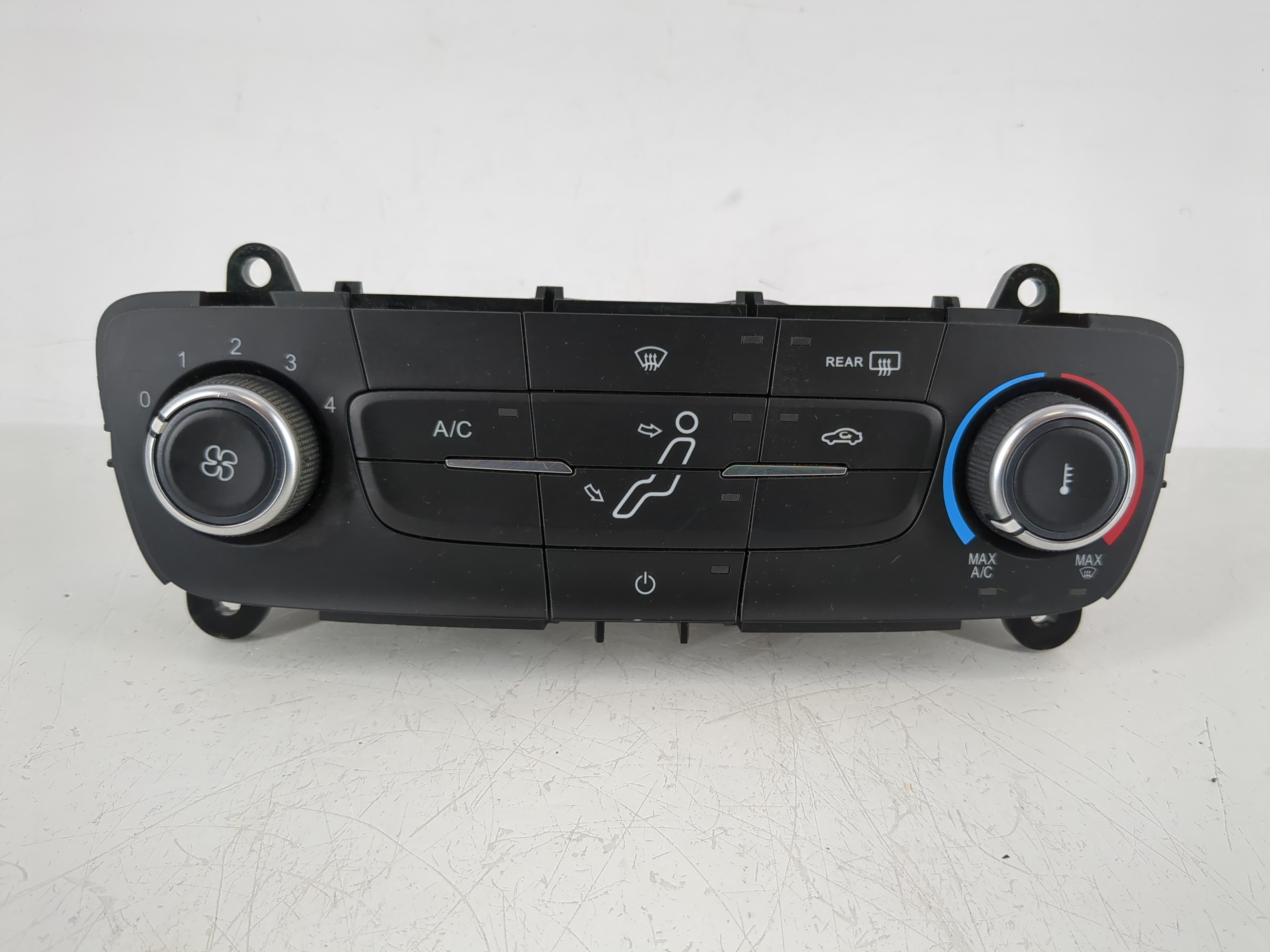 2015-2018 Ford Focus Ac Heater Climate Control F1et-19980-jj 1144952 - Oemusedautoparts1.com