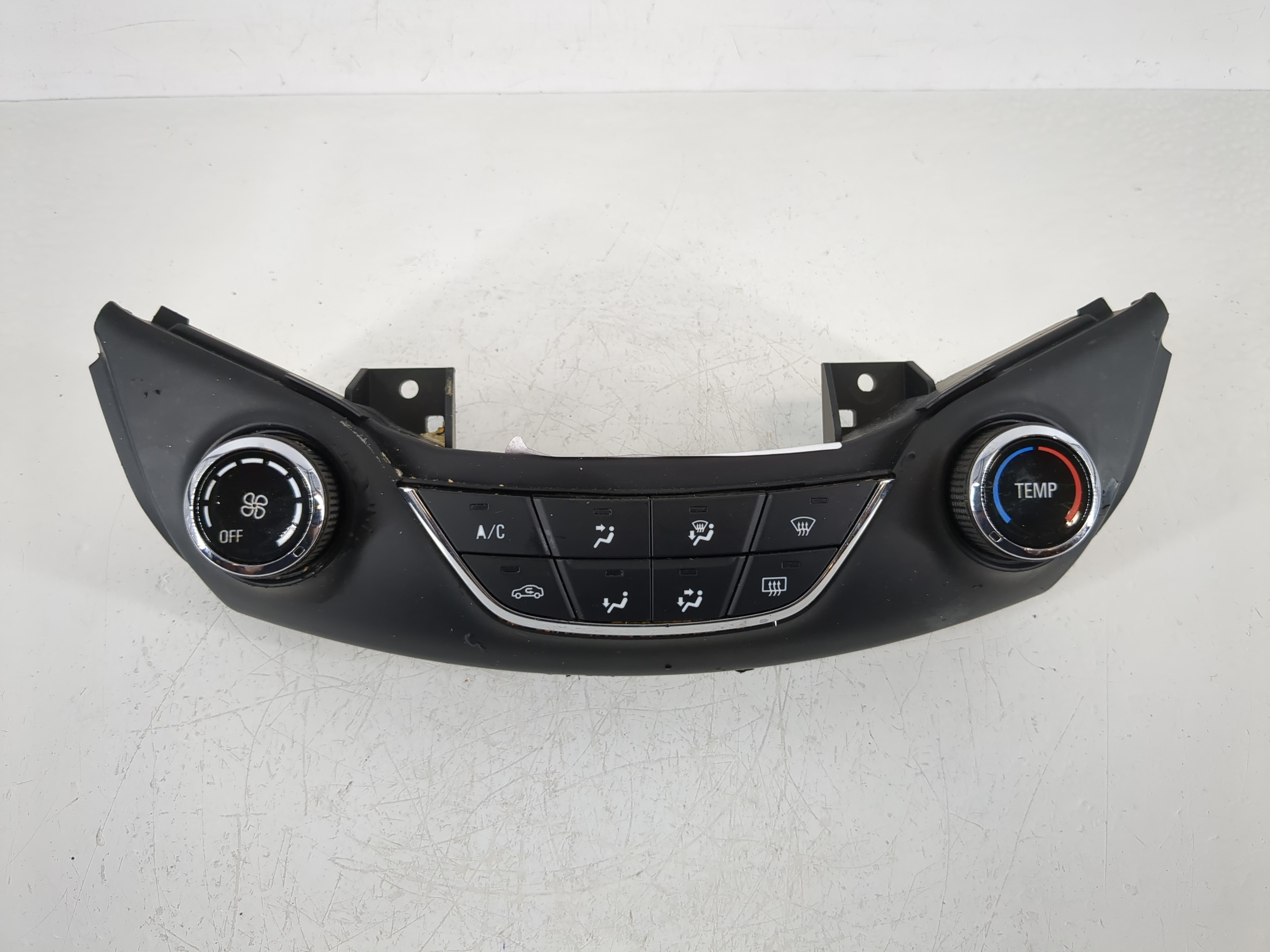 Picture of 2016-2018 Chevrolet Cruze Ac Heater Climate Control 39028880 1144986
