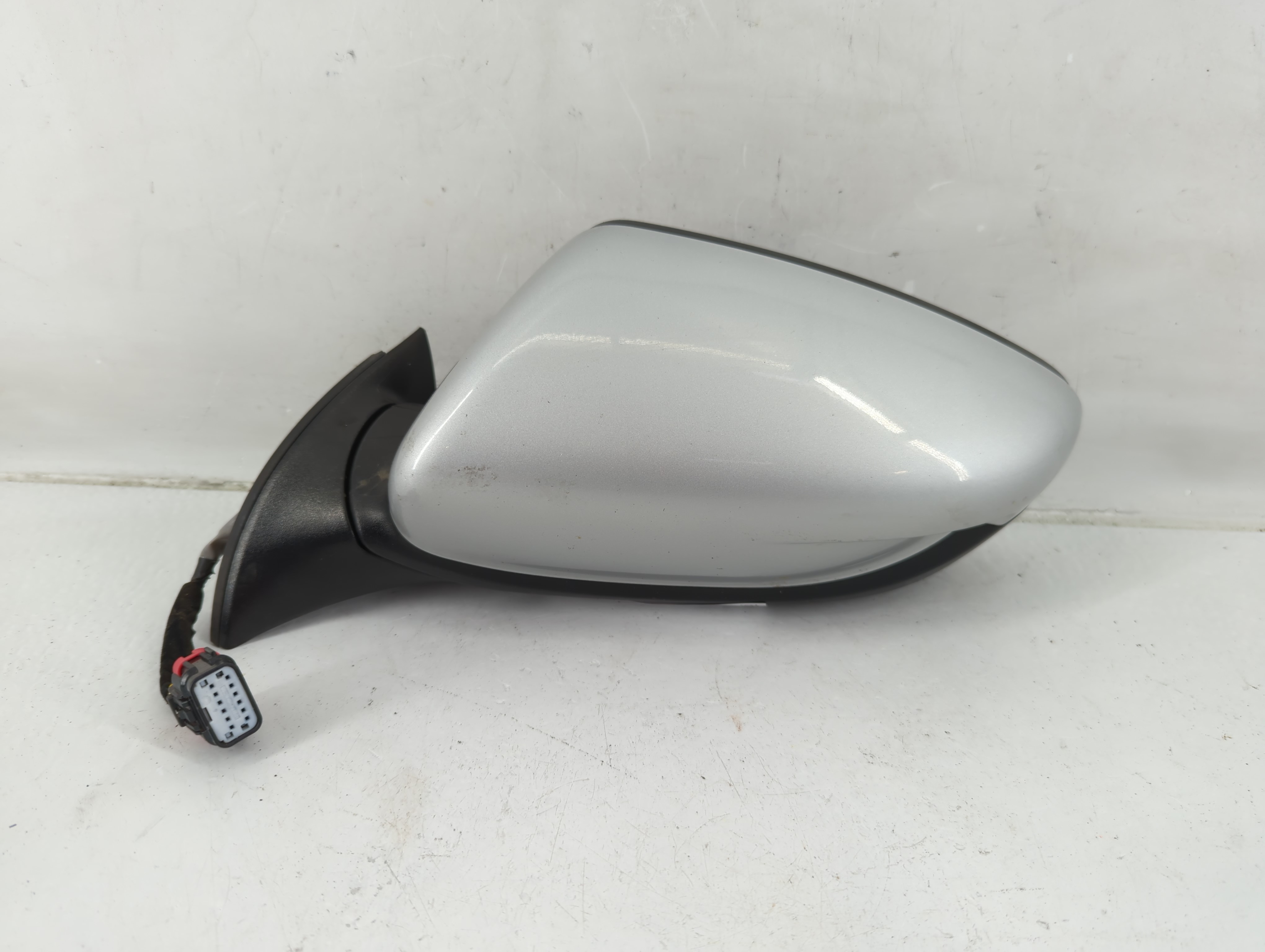2016-2018 Kia Forte Driver Left Side View Power Door Mirror Silver 1144999 - Oemusedautoparts1.com