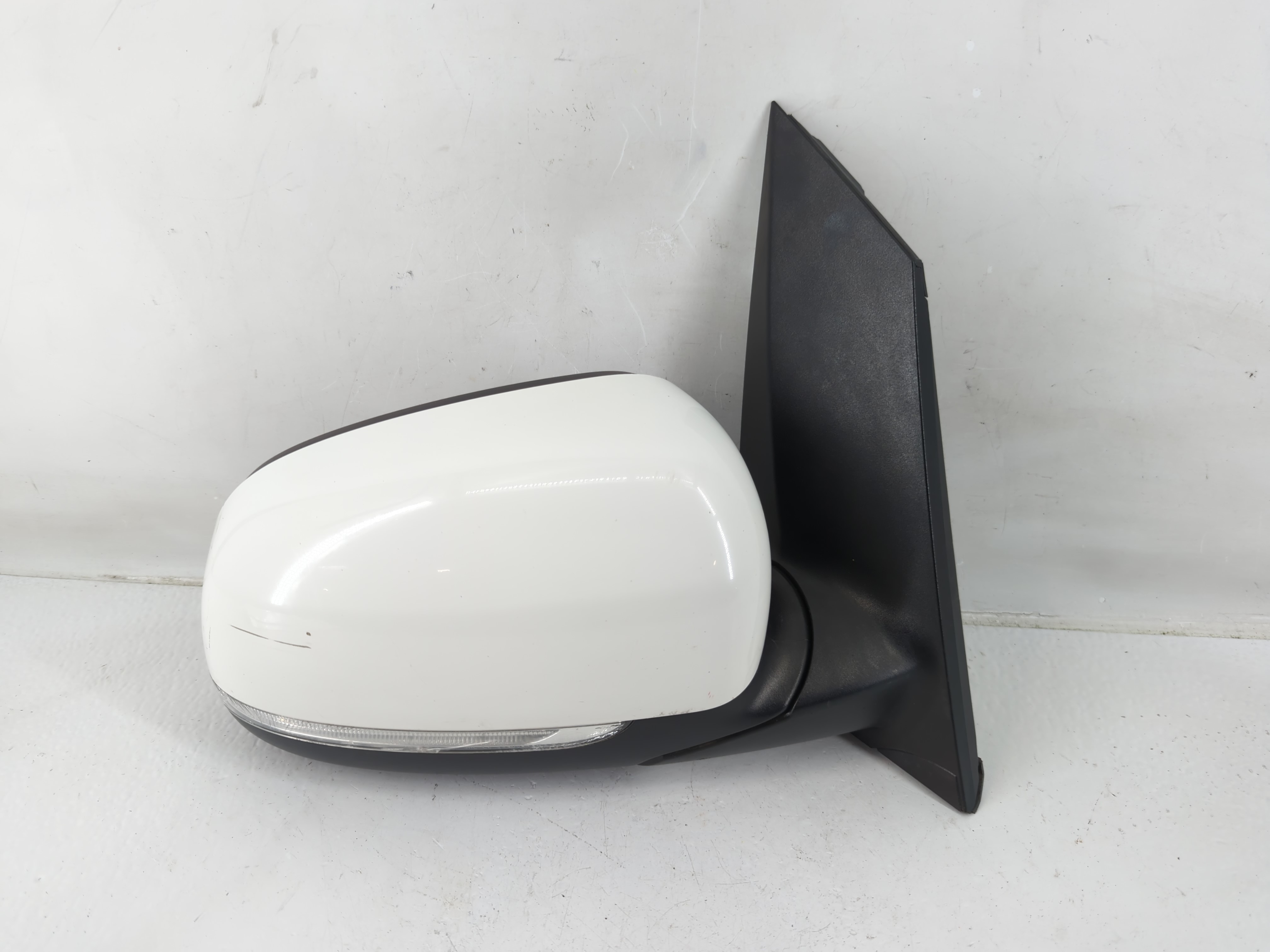 Picture of 2015-2018 Kia Sedona Passenger Right Side View Power Door Mirror White 1145019