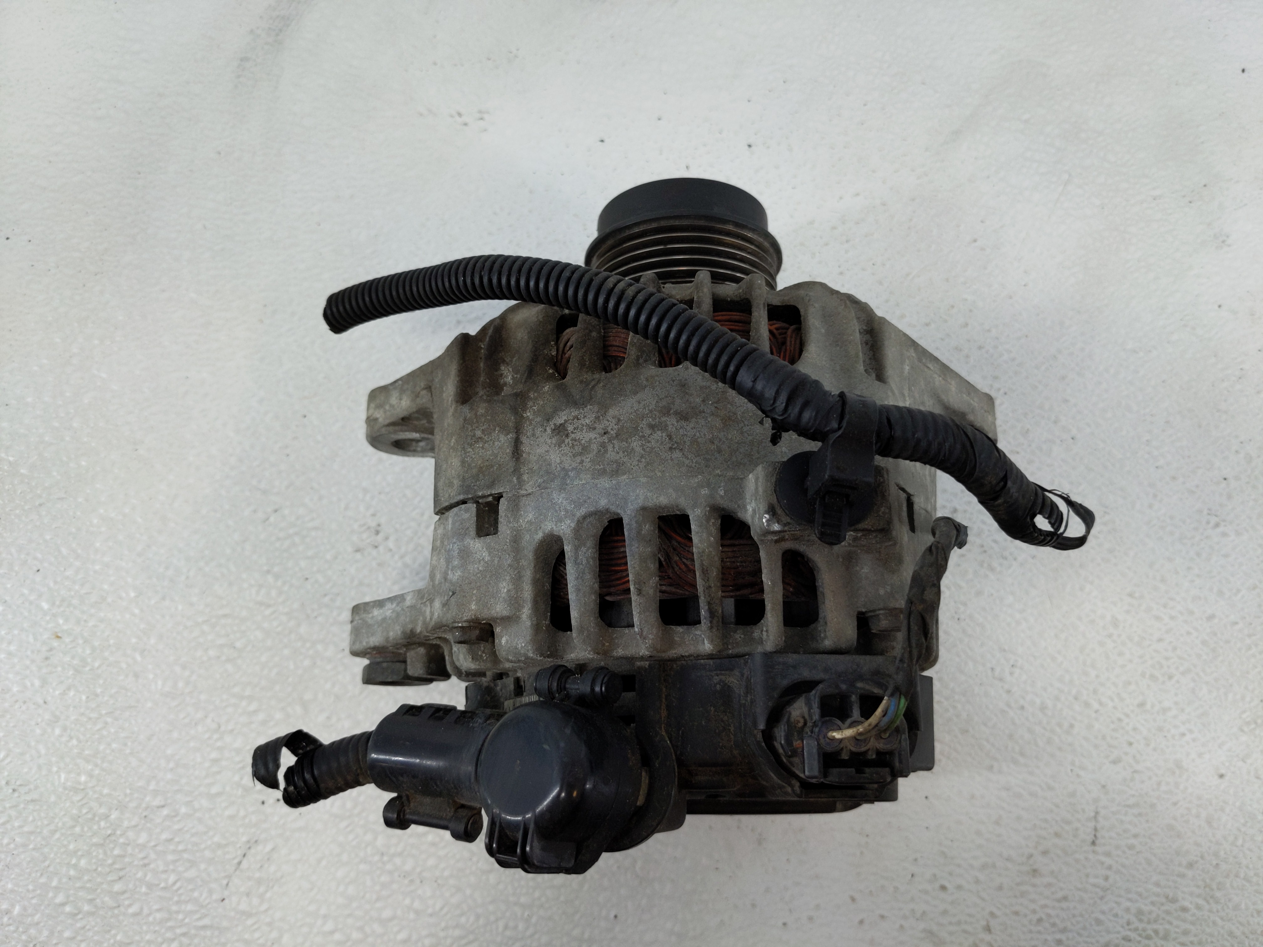 2013 Hyundai Veloster Alternator Generator Charging Assembly Engine Oem 1145037 - Oemusedautoparts1.com