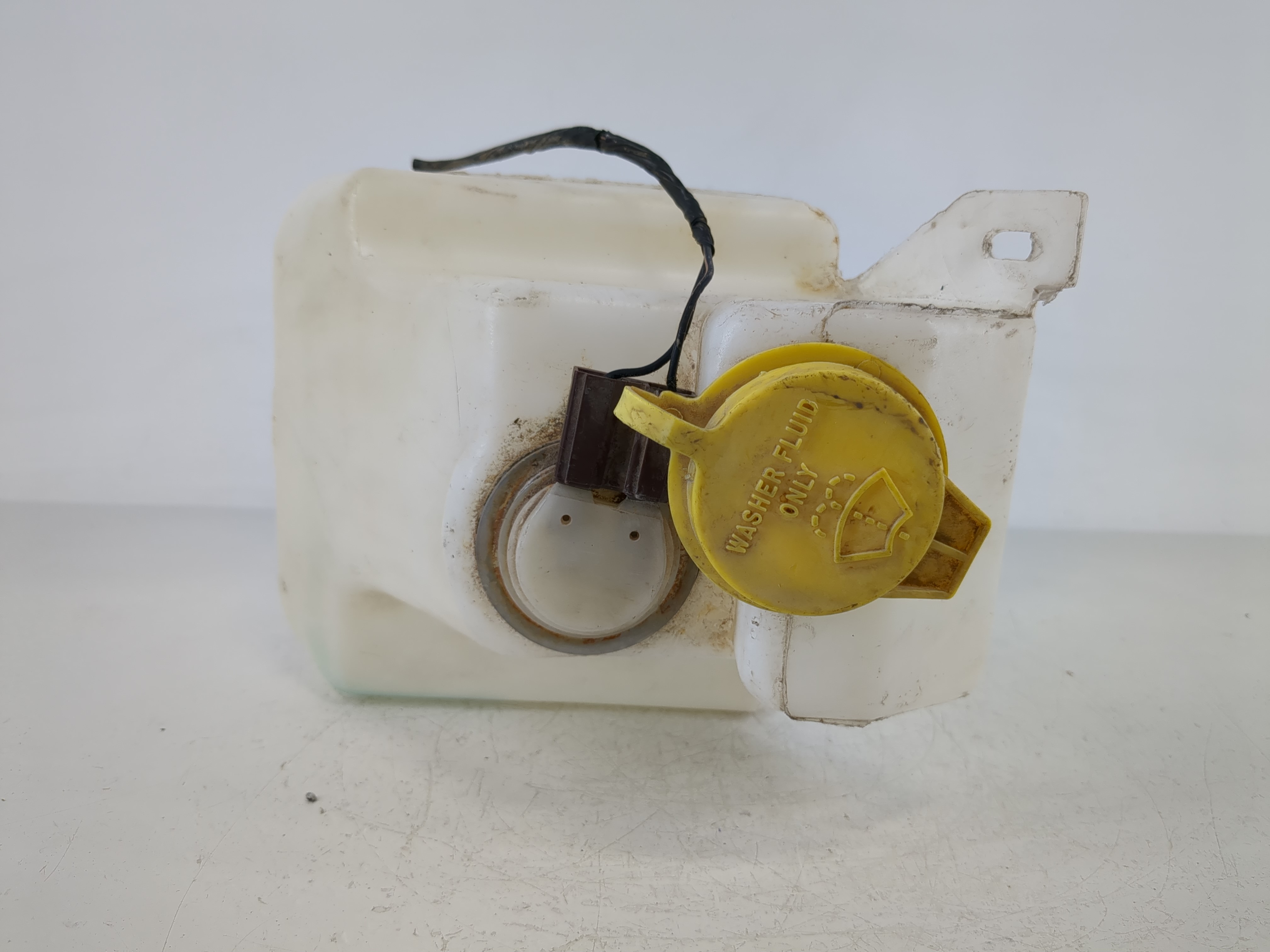1997 Dodge Ram 2500 Van Windshield Washer Fluid Reservoir Bottle Oem 1145049 - Oemusedautoparts1.com