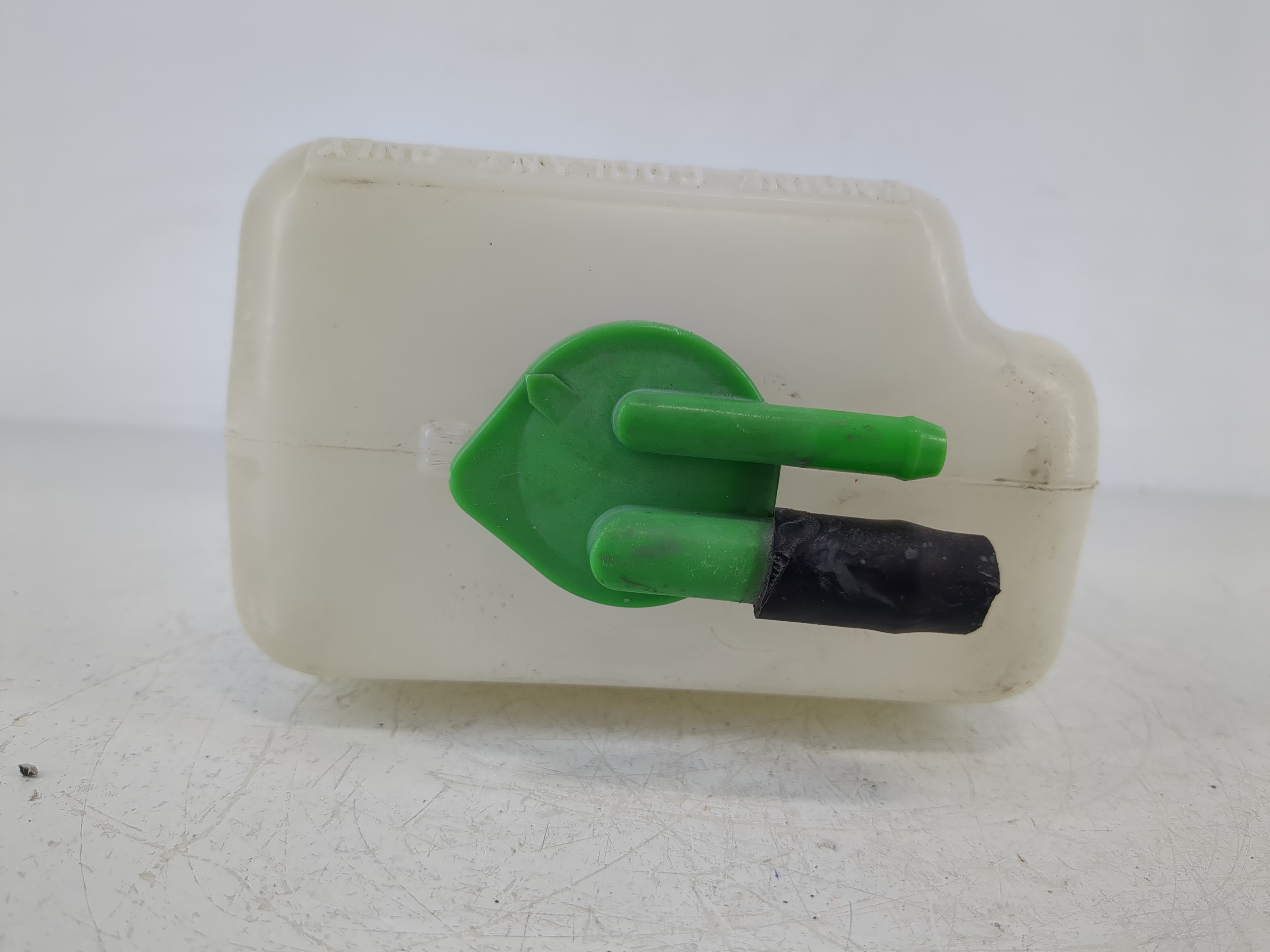 2000-2003 Suzuki Vitara Windshield Washer Fluid Reservoir Bottle Oem 1145050 - Oemusedautoparts1.com