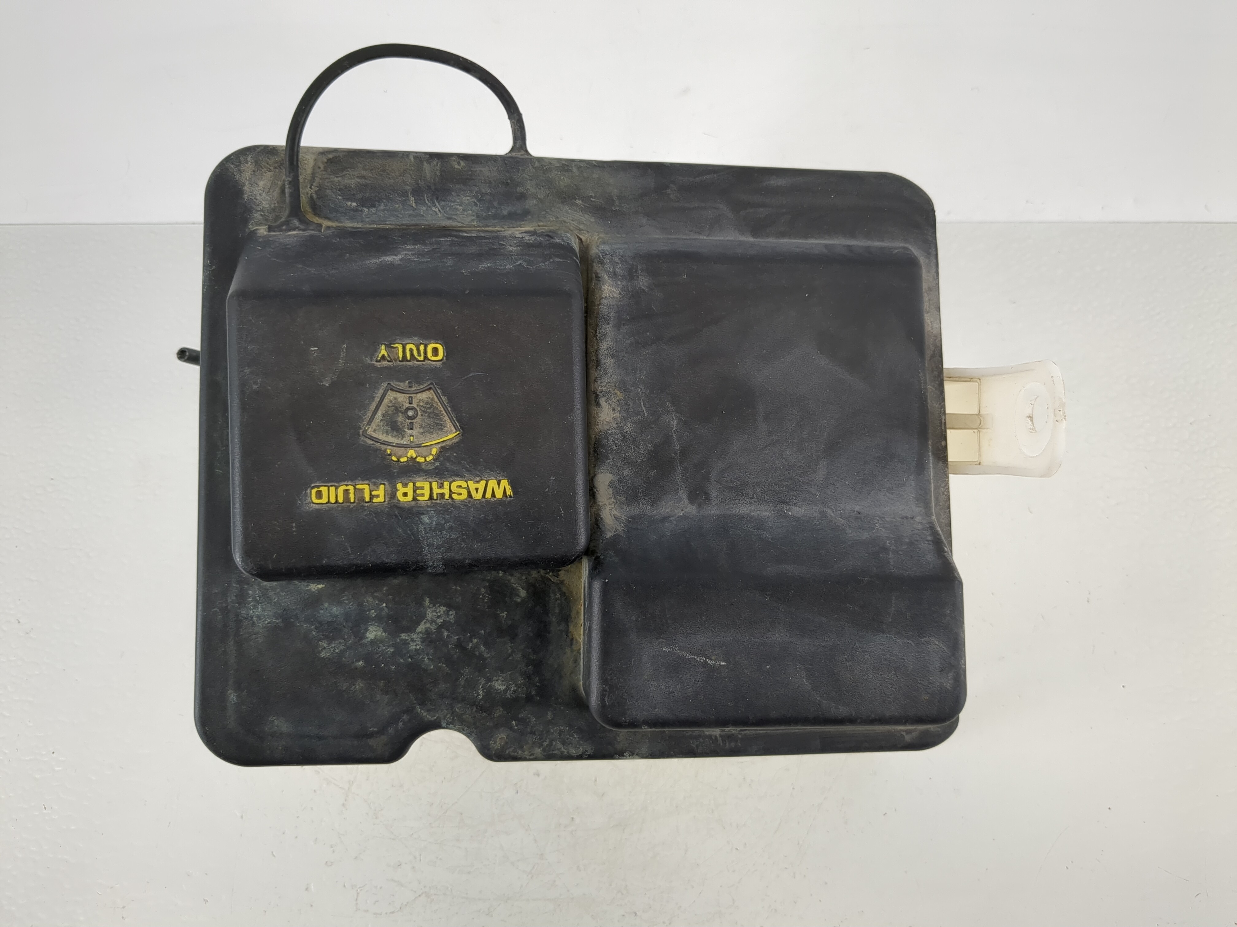 Picture of 2006 Ford Expedition Windshield Washer Fluid Reservoir Bottle Oem 1145054