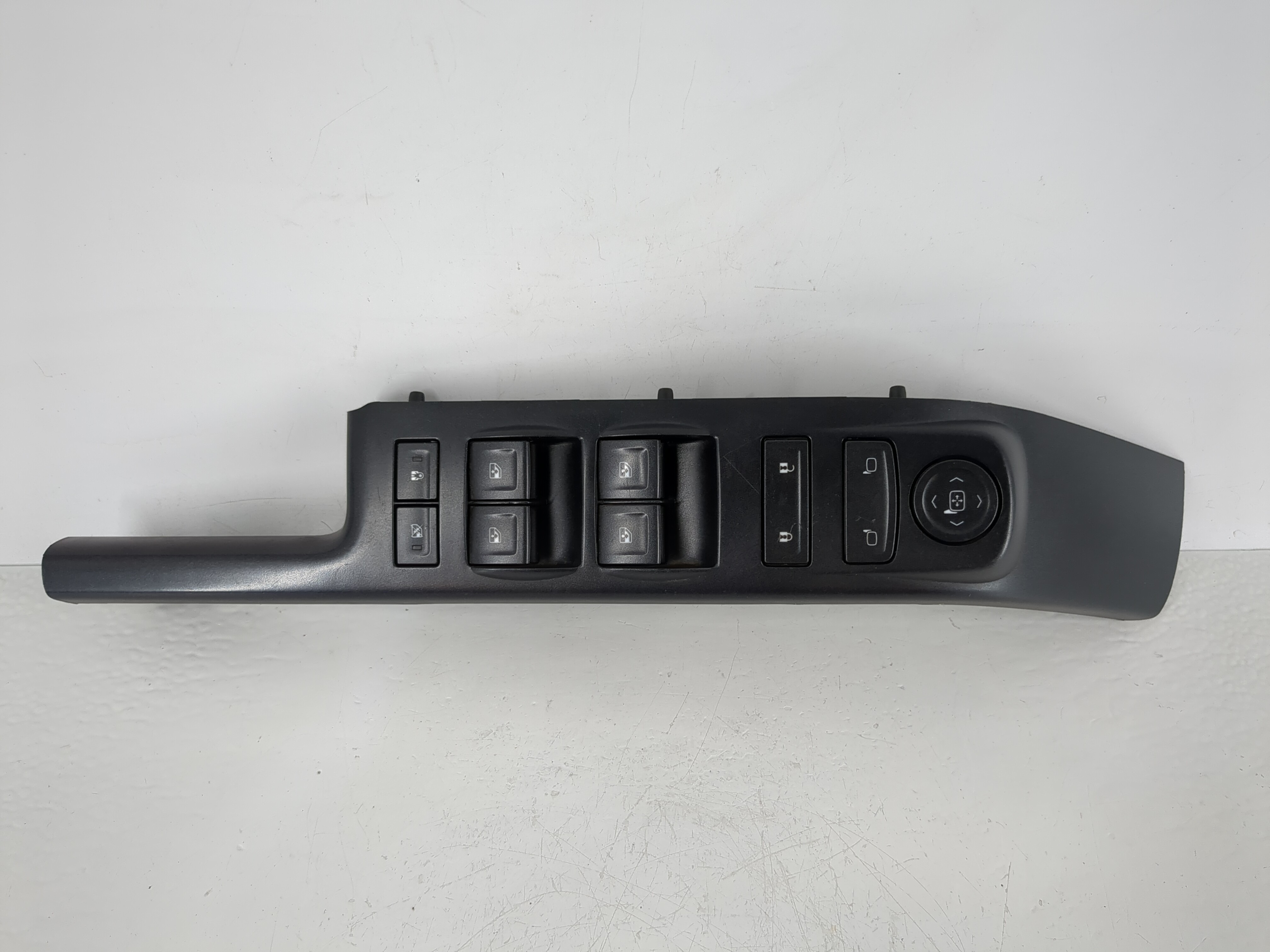 2014 Chevrolet Silverado 1500 Driver Left Door Master Power Window Switch 1145067 - Oemusedautoparts1.com
