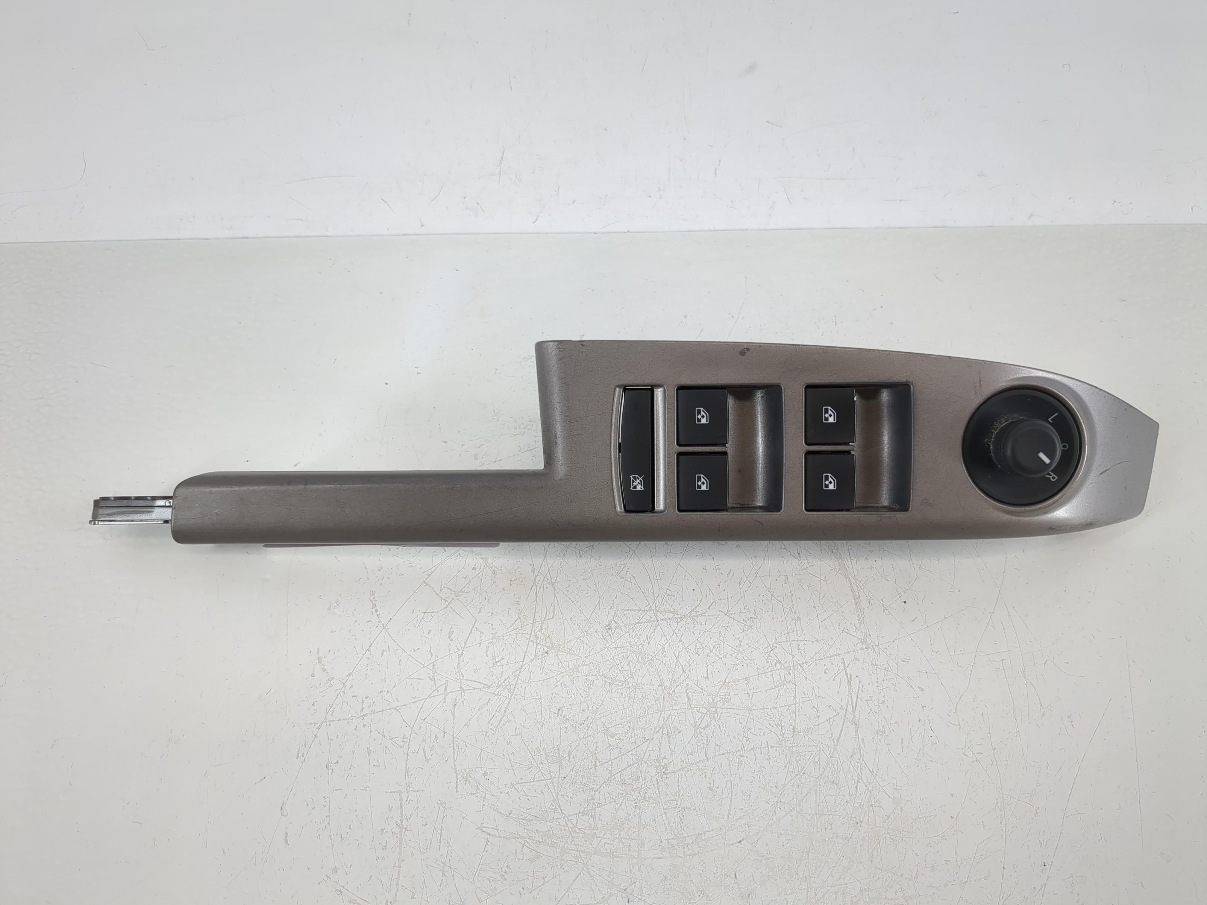 Picture of 2017-2019 Chevrolet Sonic Driver Left Door Master Power Window Switch 1145070