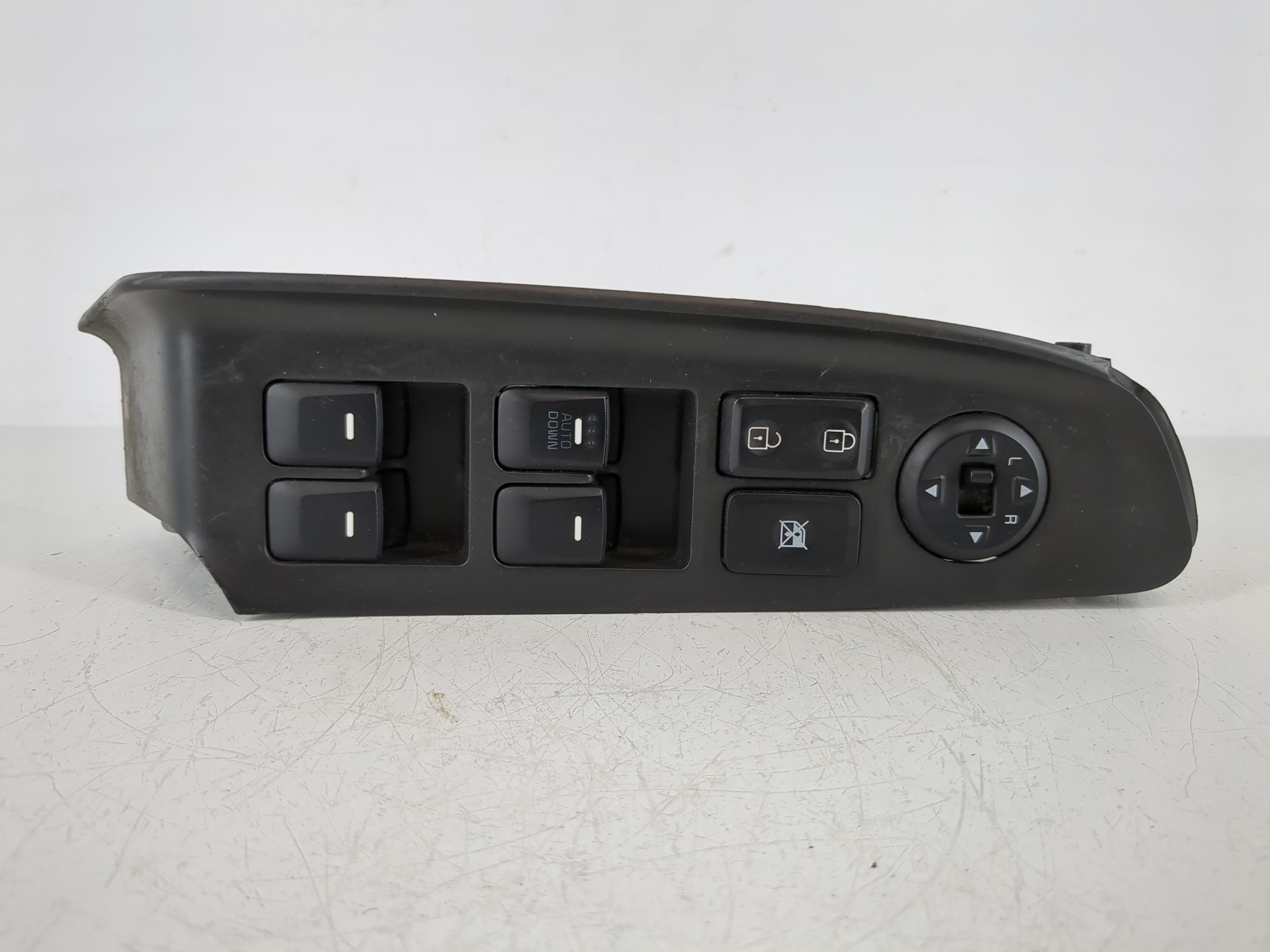 2014-2018 Kia Forte Driver Left Door Master Power Window Switch 1145072 - Oemusedautoparts1.com