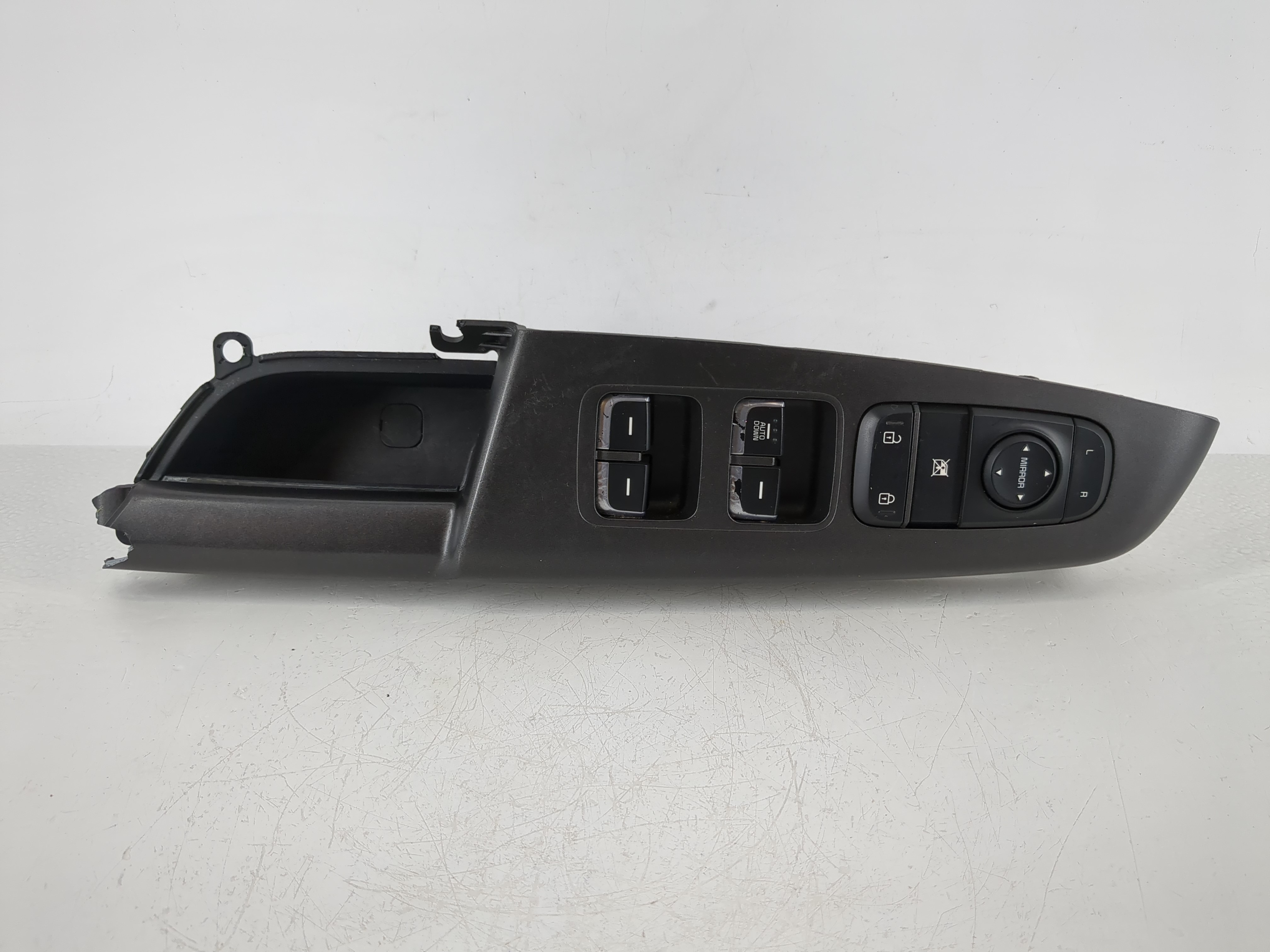 2017-2021 Kia Sportage Driver Left Door Master Power Window Switch 1145078 - Oemusedautoparts1.com