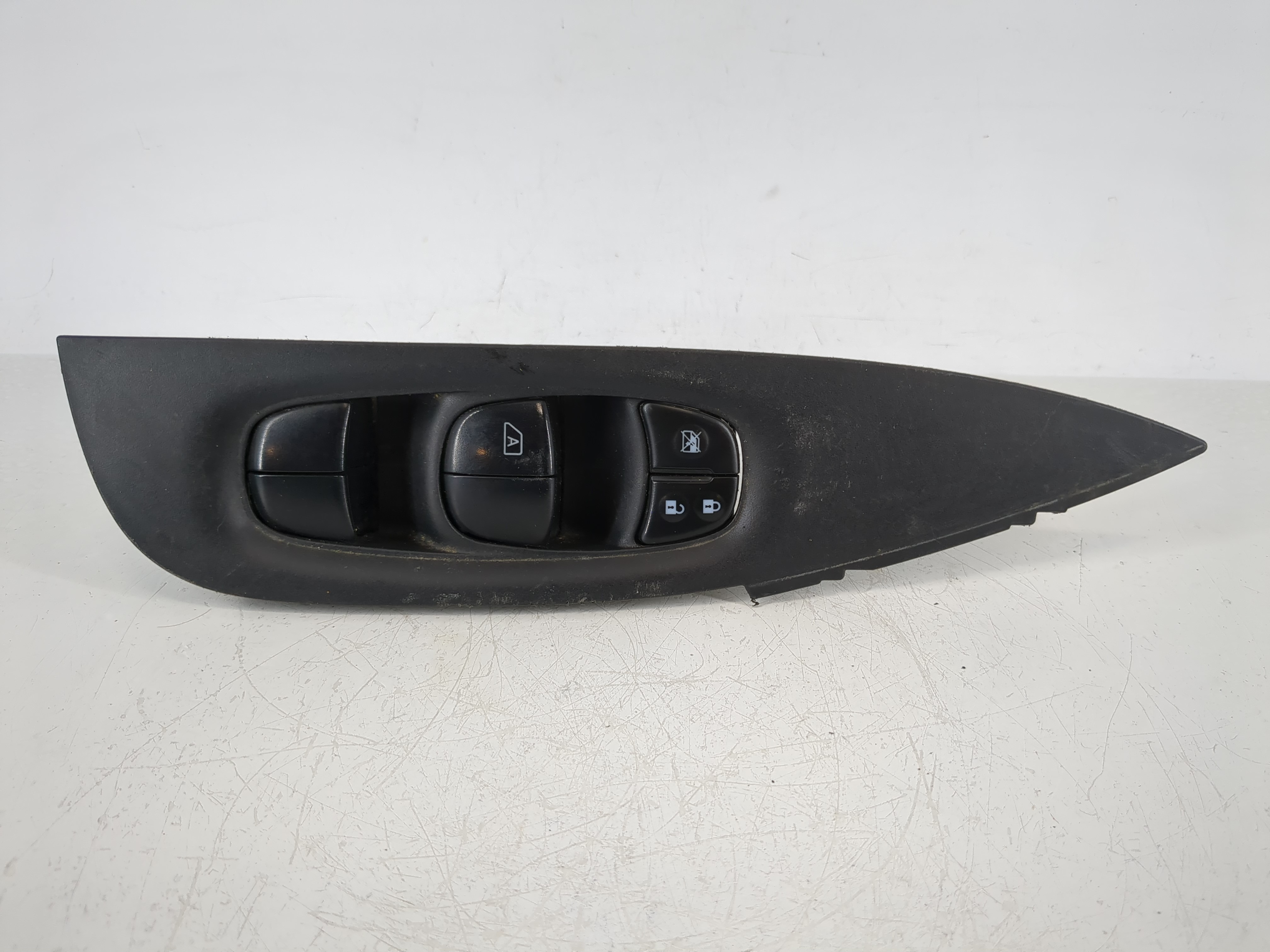 Picture of 2014-2020 Nissan Rogue Driver Left Door Master Power Window Switch 1145094
