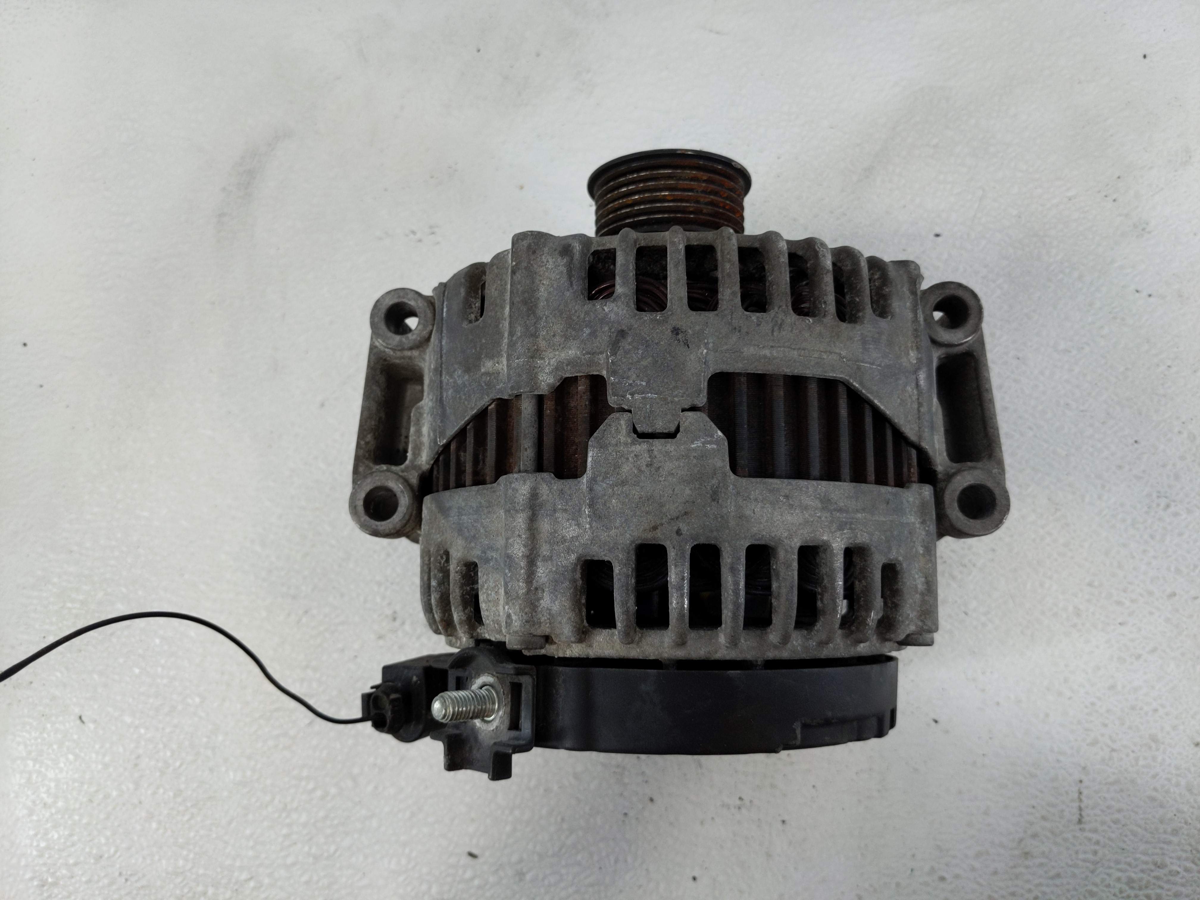 Picture of 2007 Mercedes-benz Cl550 Alternator Generator Charging Assembly Engine Oem 1145262