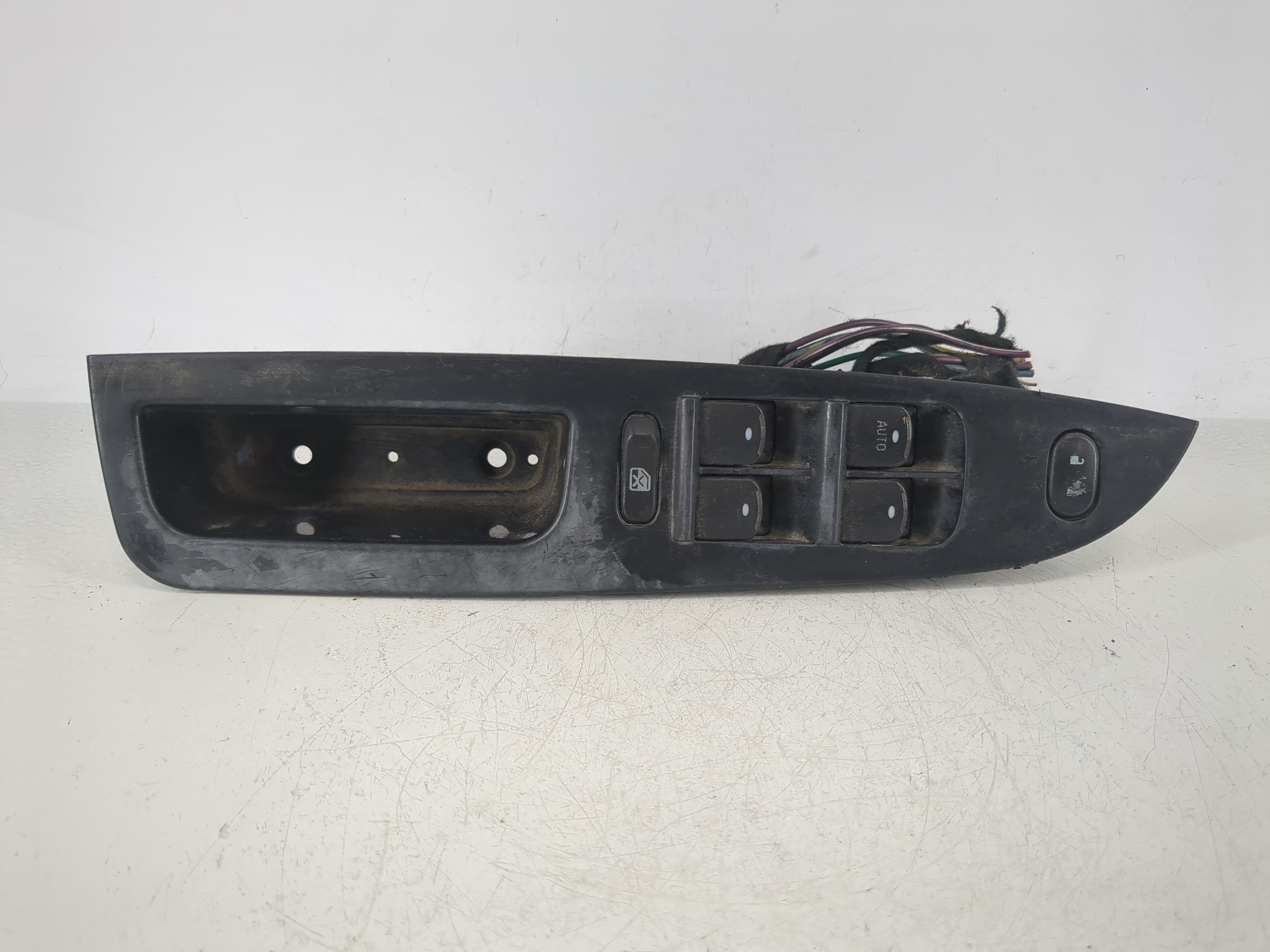 2007-2009 Saturn Aura Driver Left Door Master Power Window Switch 1145289 - Oemusedautoparts1.com