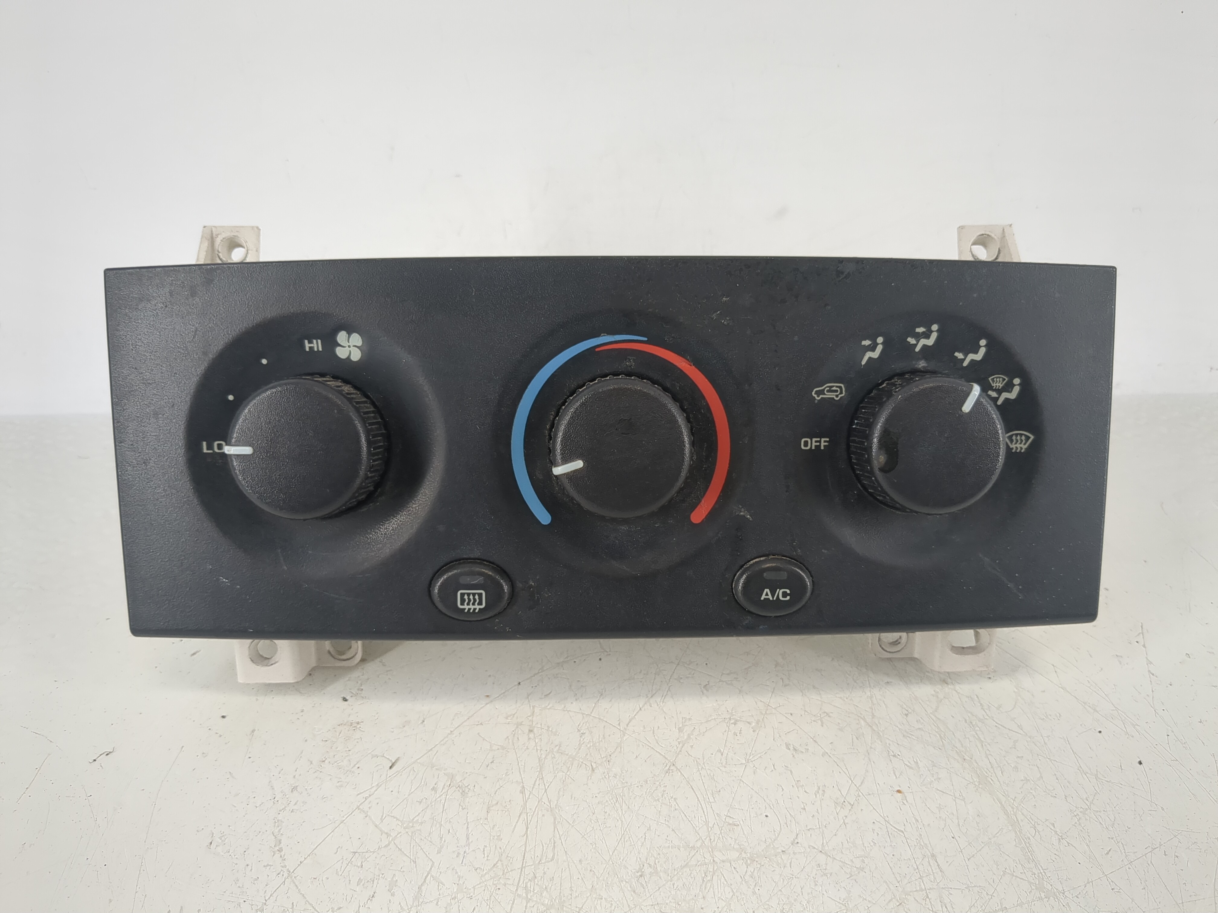 1999-2004 Jeep Grand Cherokee Ac Heater Climate Control P55115904 1145309 - Oemusedautoparts1.com