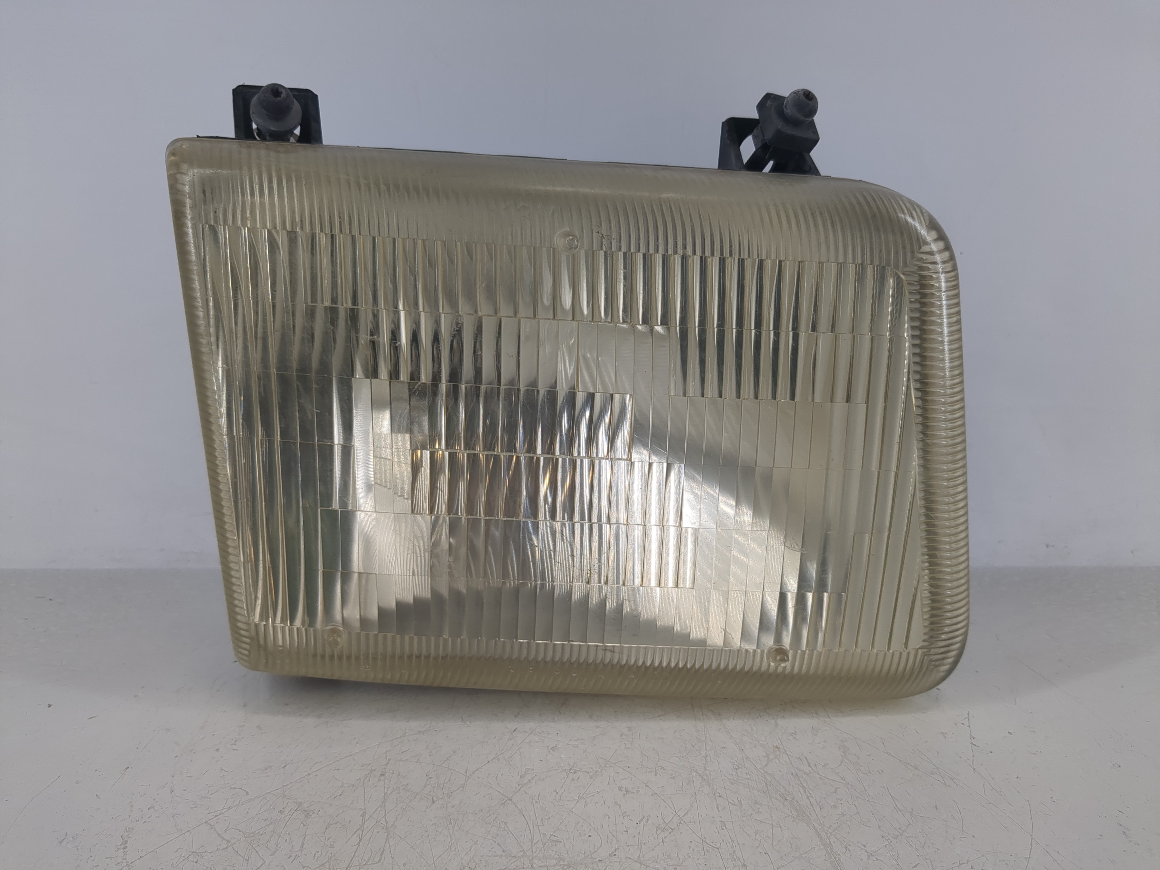 Dodge Ram 2500 Van Driver Left Oem Head Light Headlight Lamp 1145316 - Oemusedautoparts1.com