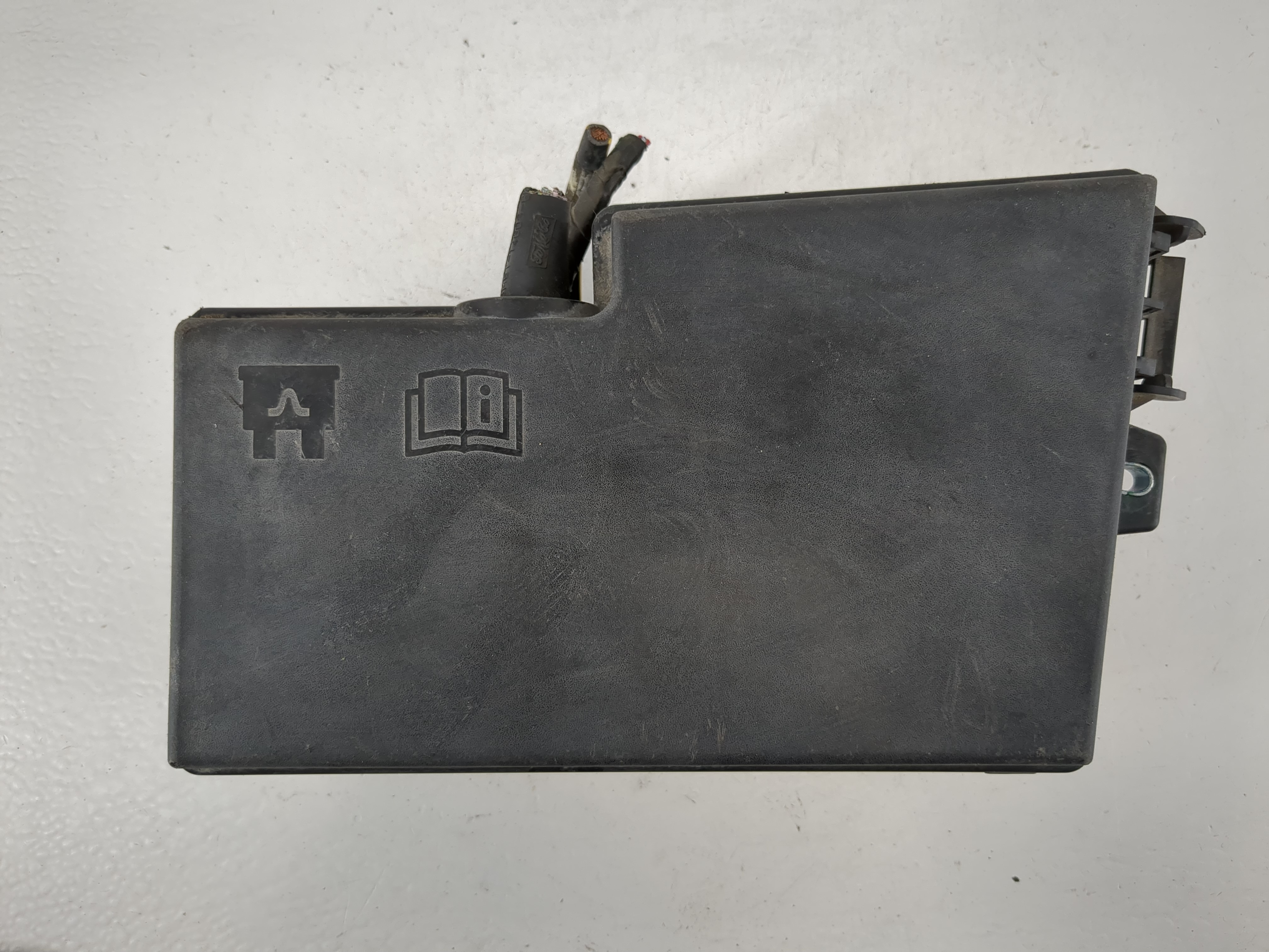 2010-2012 Mazda Cx-7 Fusebox Fuse Box Relay Module 2b0ly010f|eg23-66765 1145337 - Oemusedautoparts1.com