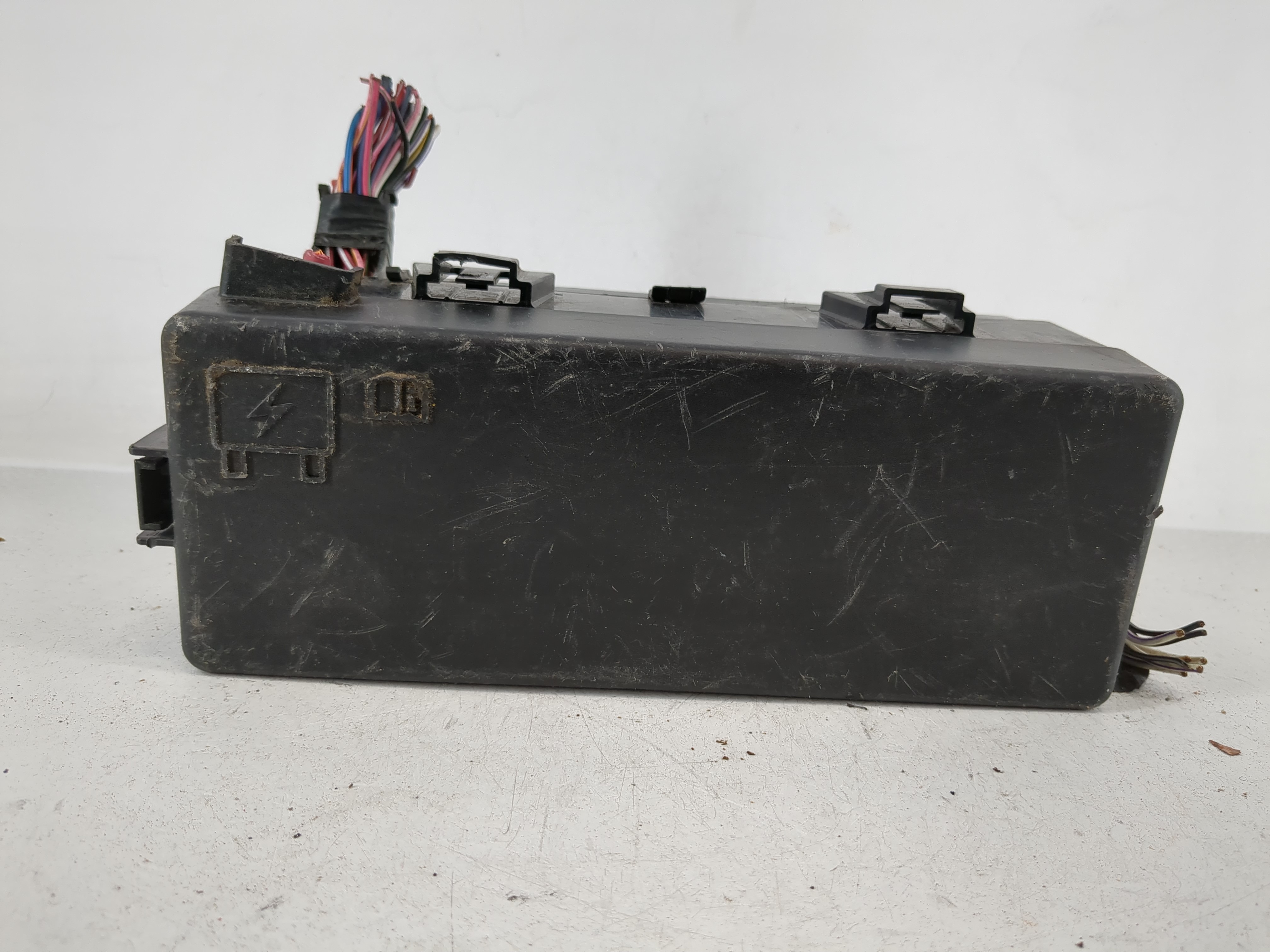 2011-2011 Dodge Challenger Fusebox Fuse Box Relay Module P68067004ac 1145355 - Oemusedautoparts1.com