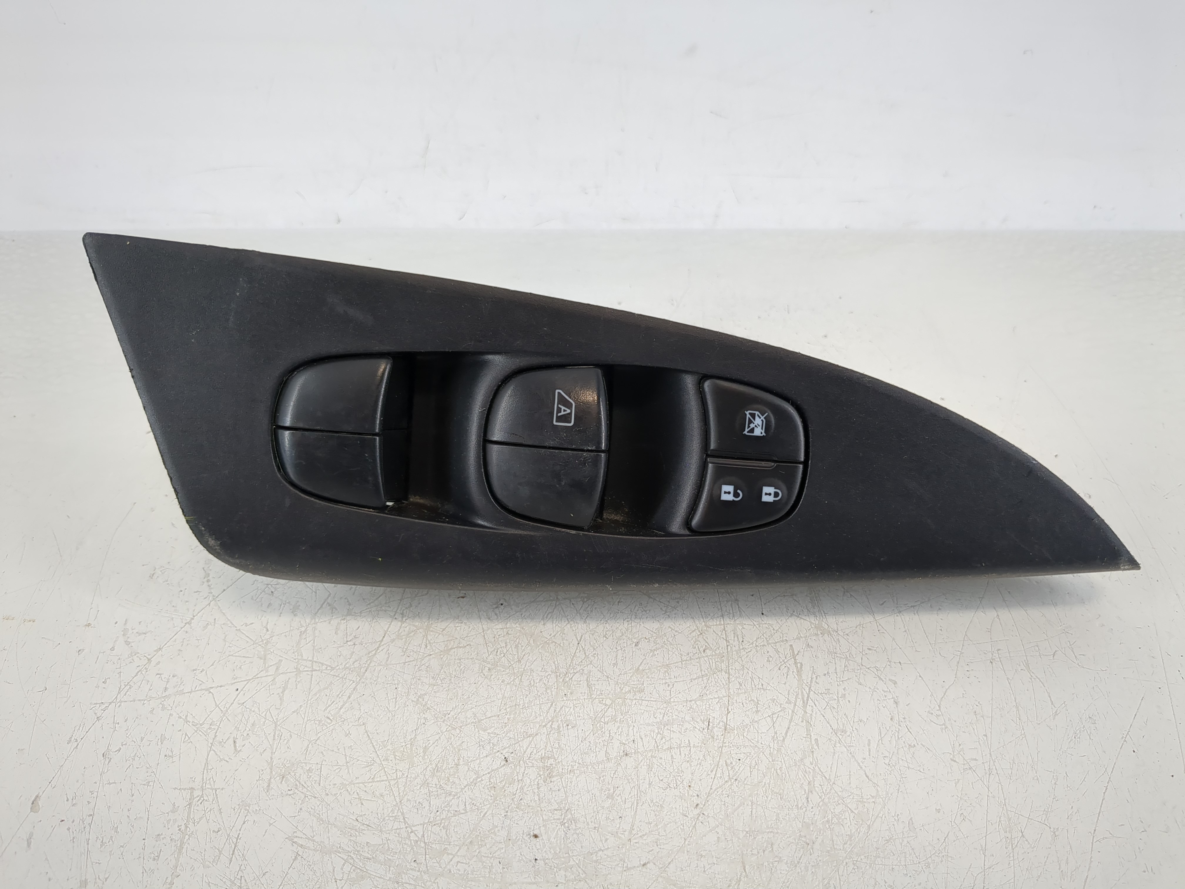 2013-2019 Nissan Sentra Driver Left Door Master Power Window Switch 1145436 - Oemusedautoparts1.com