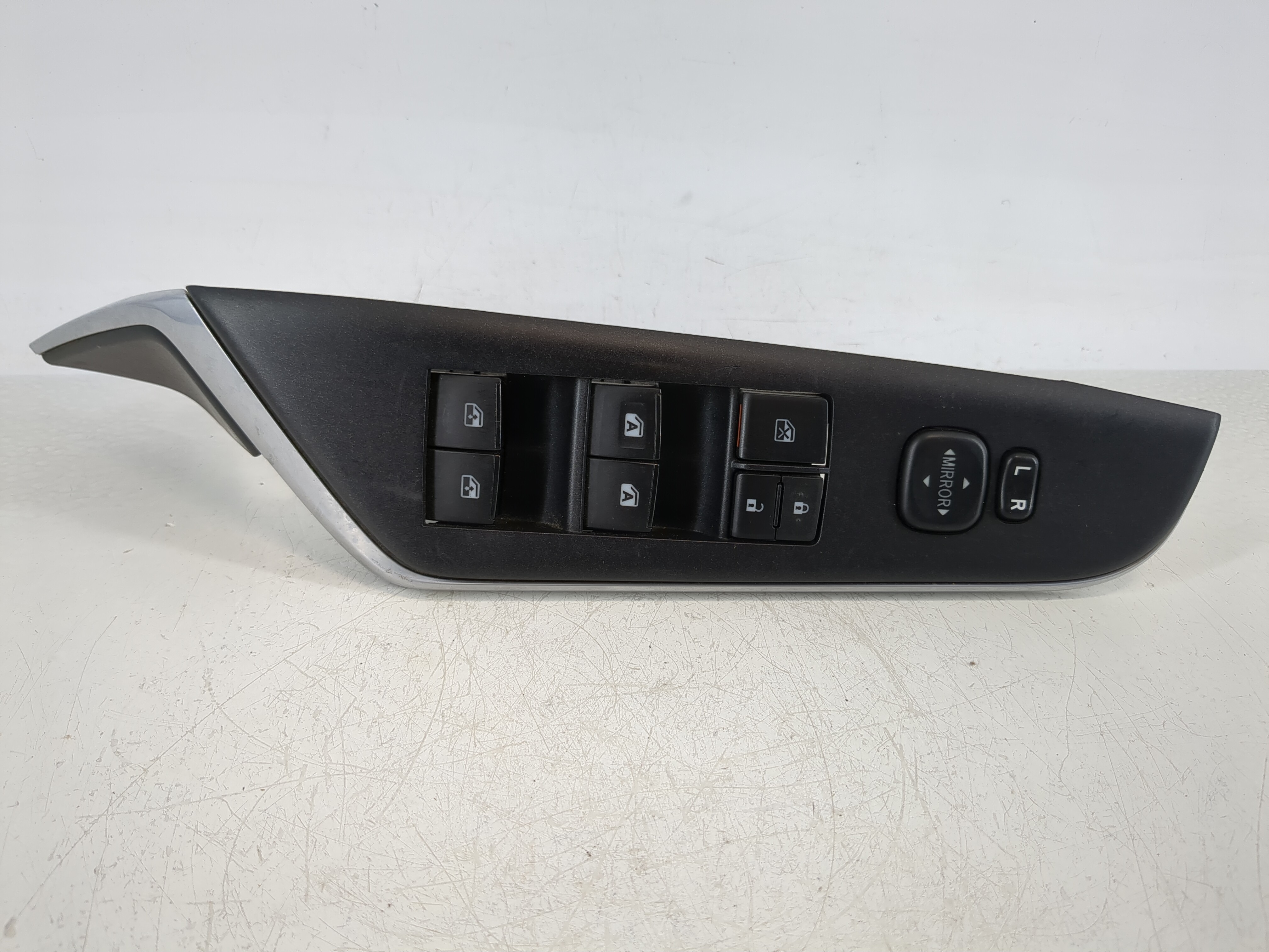 2015-2017 Toyota Camry Driver Left Door Master Power Window Switch 1145460 - Oemusedautoparts1.com