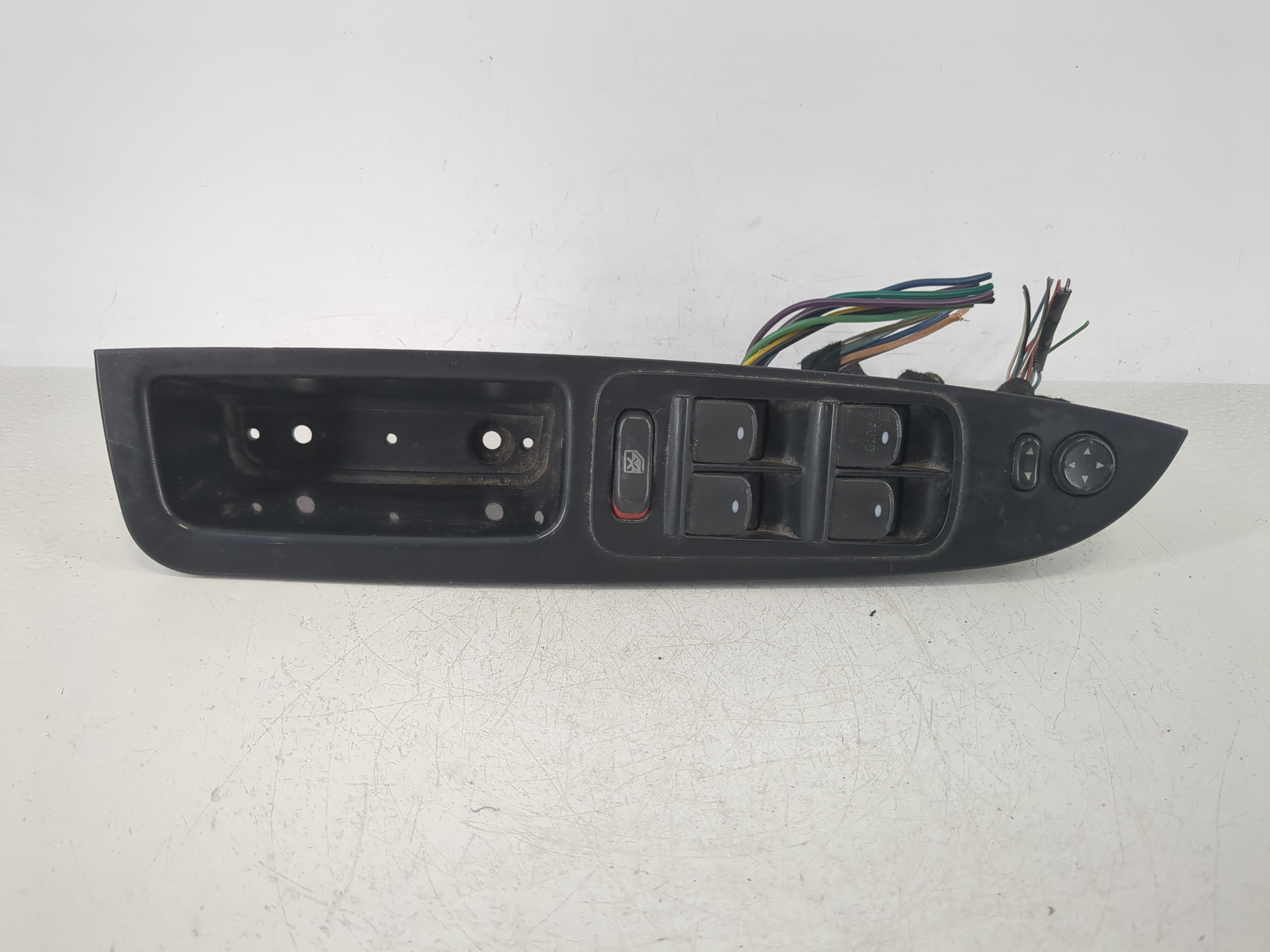 2010-2012 Chevrolet Malibu Driver Left Door Master Power Window Switch 1145481 - Oemusedautoparts1.com