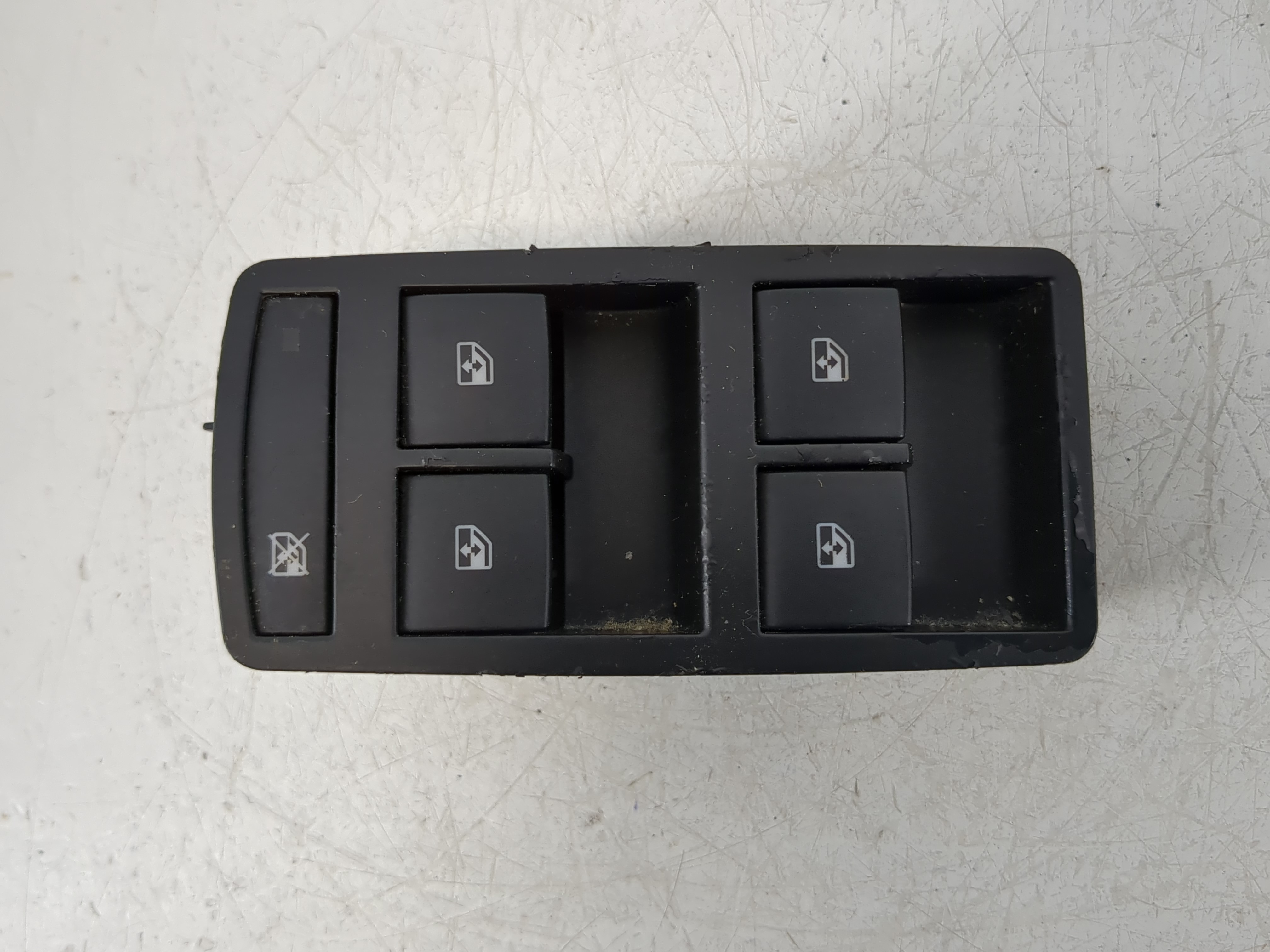 2011-2011 Buick Regal Driver Left Door Master Power Window Switch 1145504 - Oemusedautoparts1.com