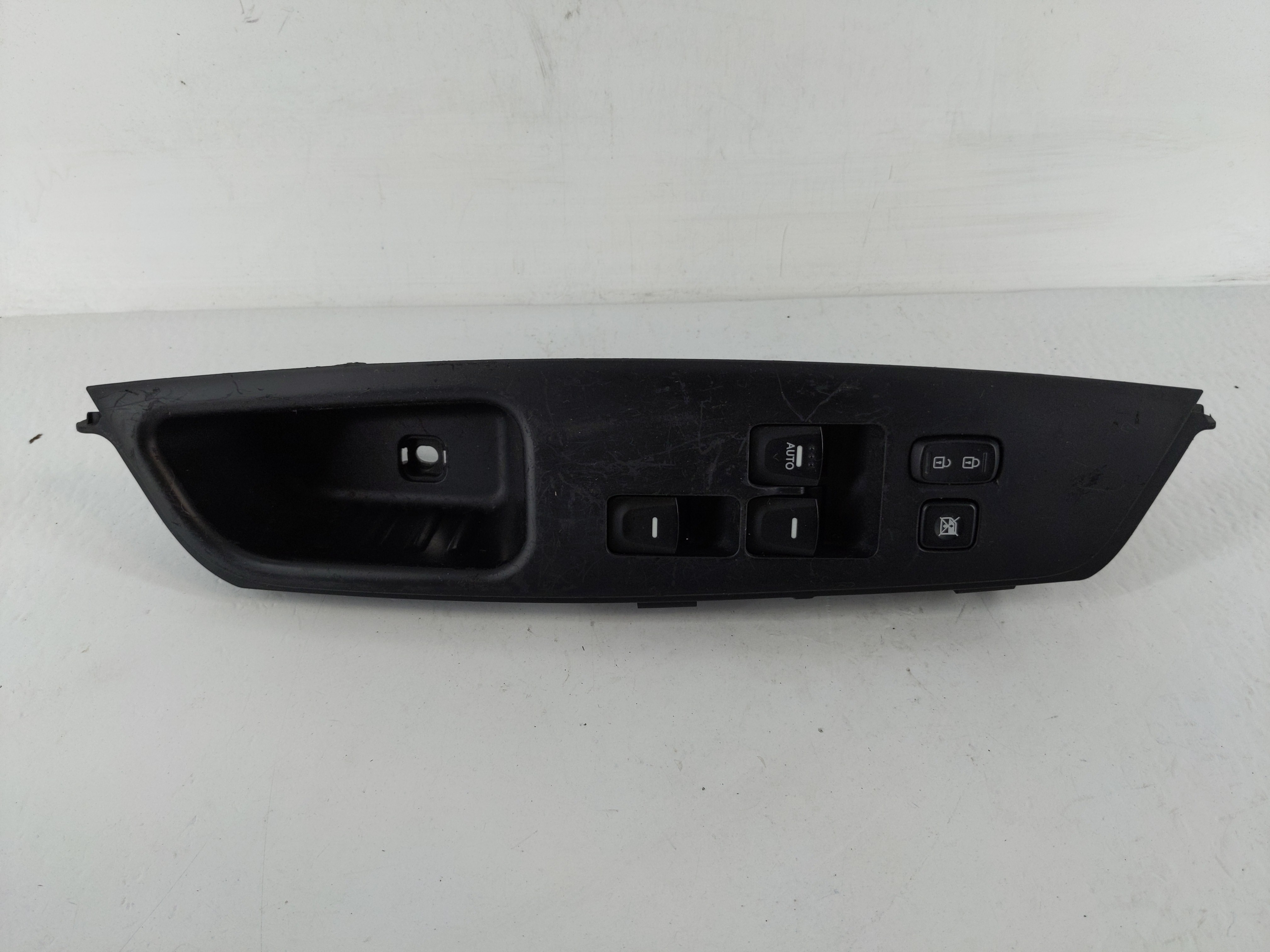 2012-2017 Hyundai Veloster Driver Left Door Master Power Window Switch 1145531 - Oemusedautoparts1.com