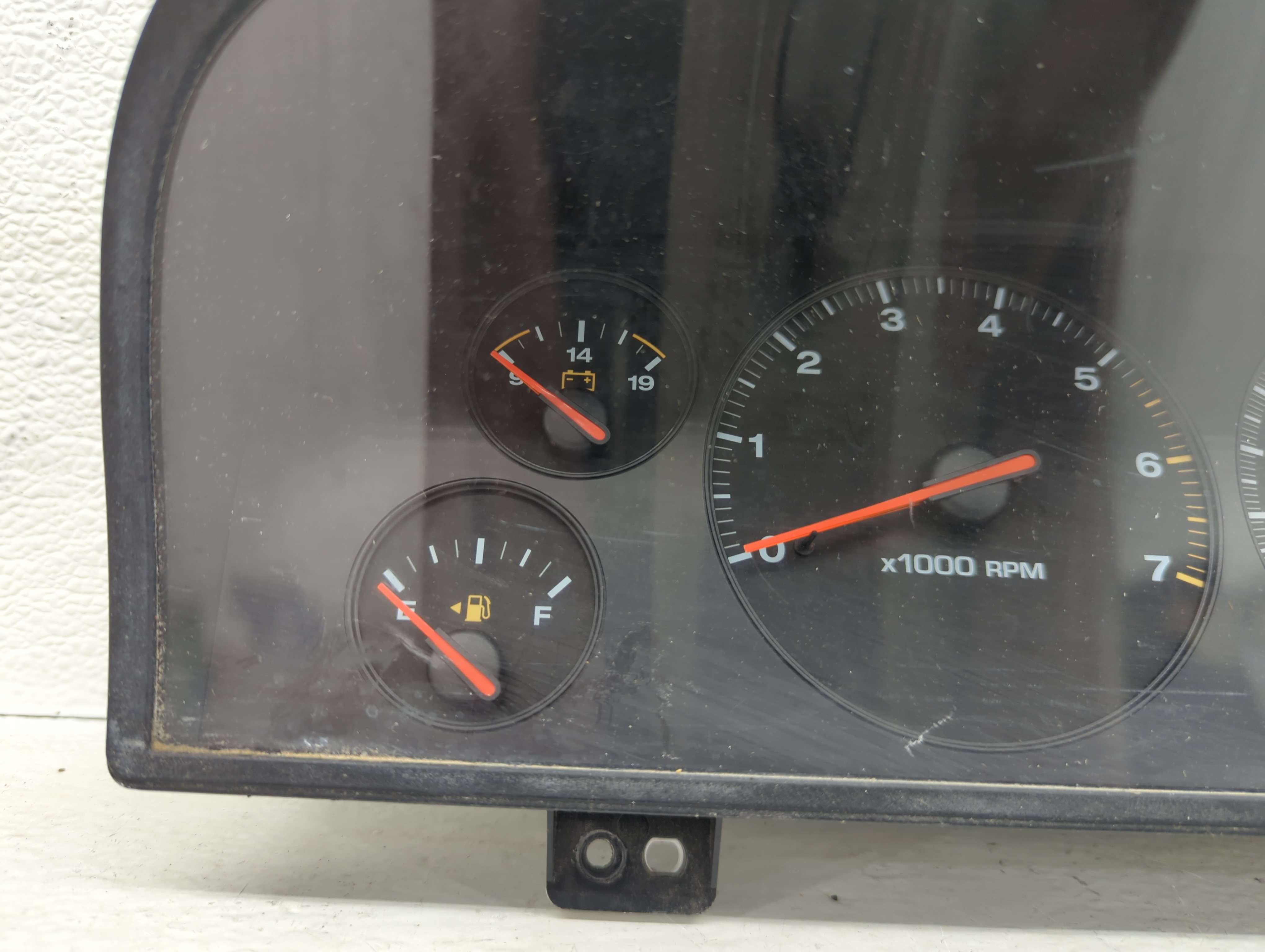Picture of 2000-2000 Jeep Grand Cherokee Speedometer Instrument Cluster Gauges 1145559