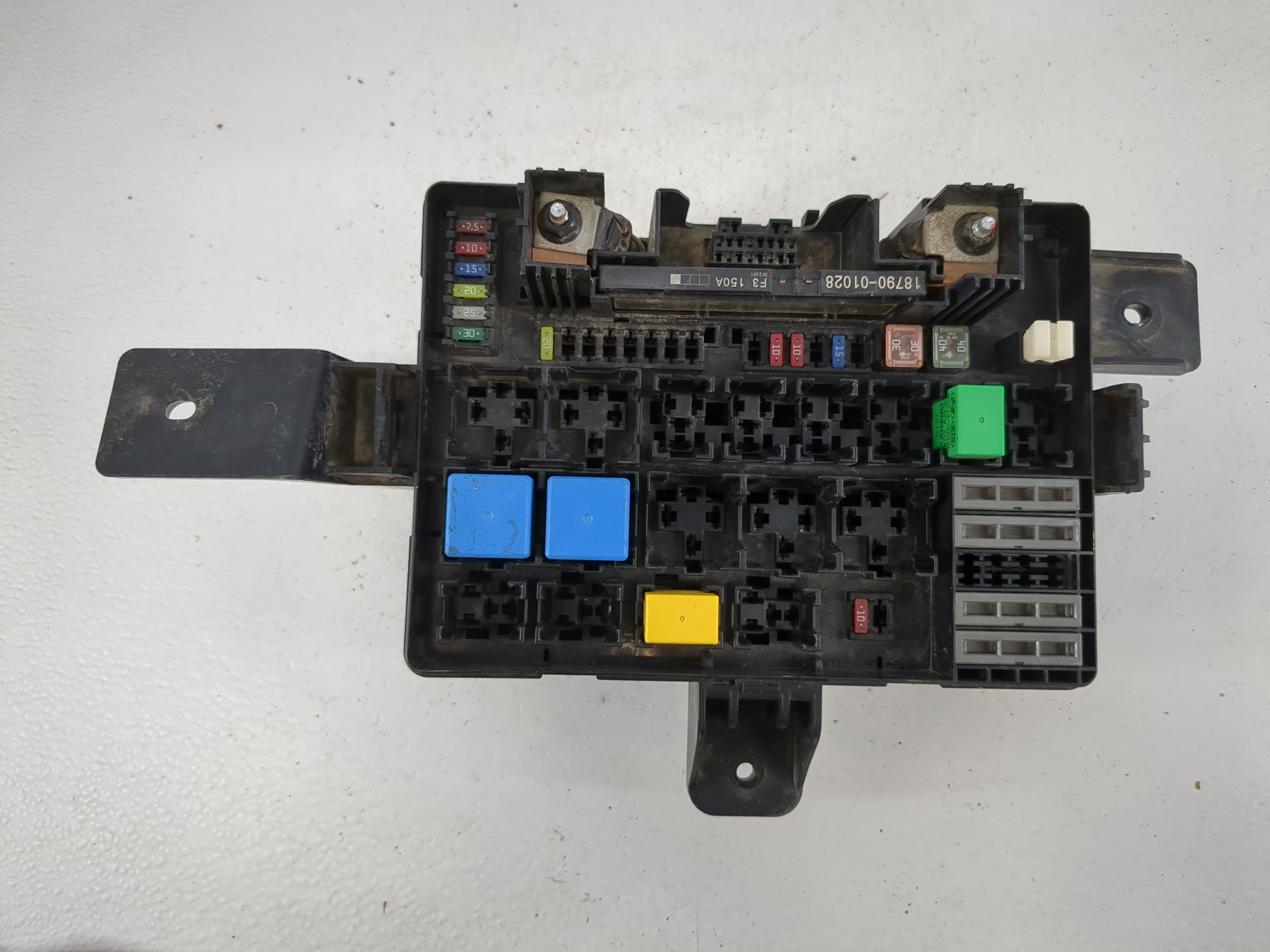 2013-2016 Hyundai Genesis Fusebox Fuse Box Relay Module 1145583 - Oemusedautoparts1.com