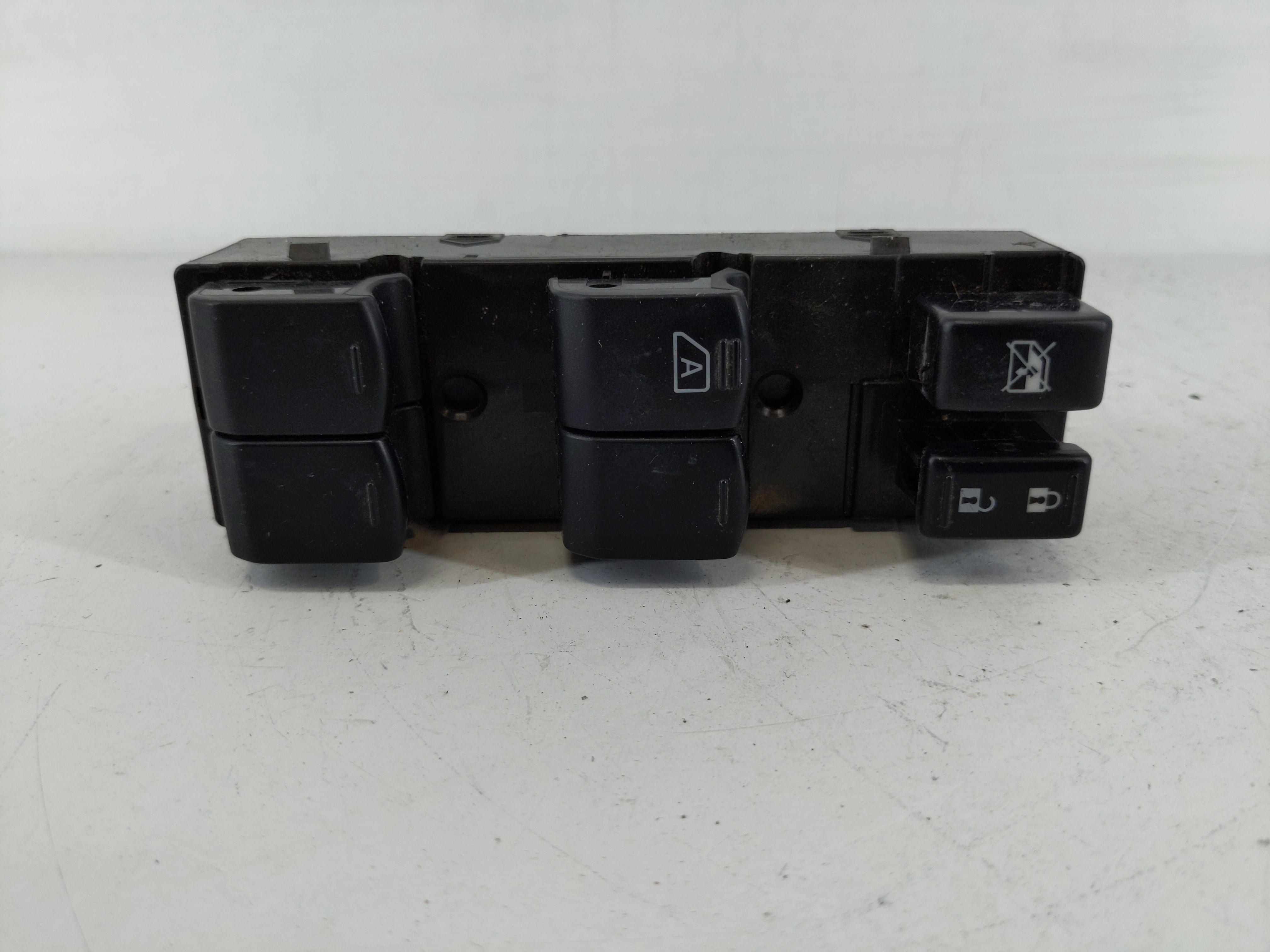 2011-2015 Nissan Rogue Driver Left Door Master Power Window Switch 1145616 - Oemusedautoparts1.com