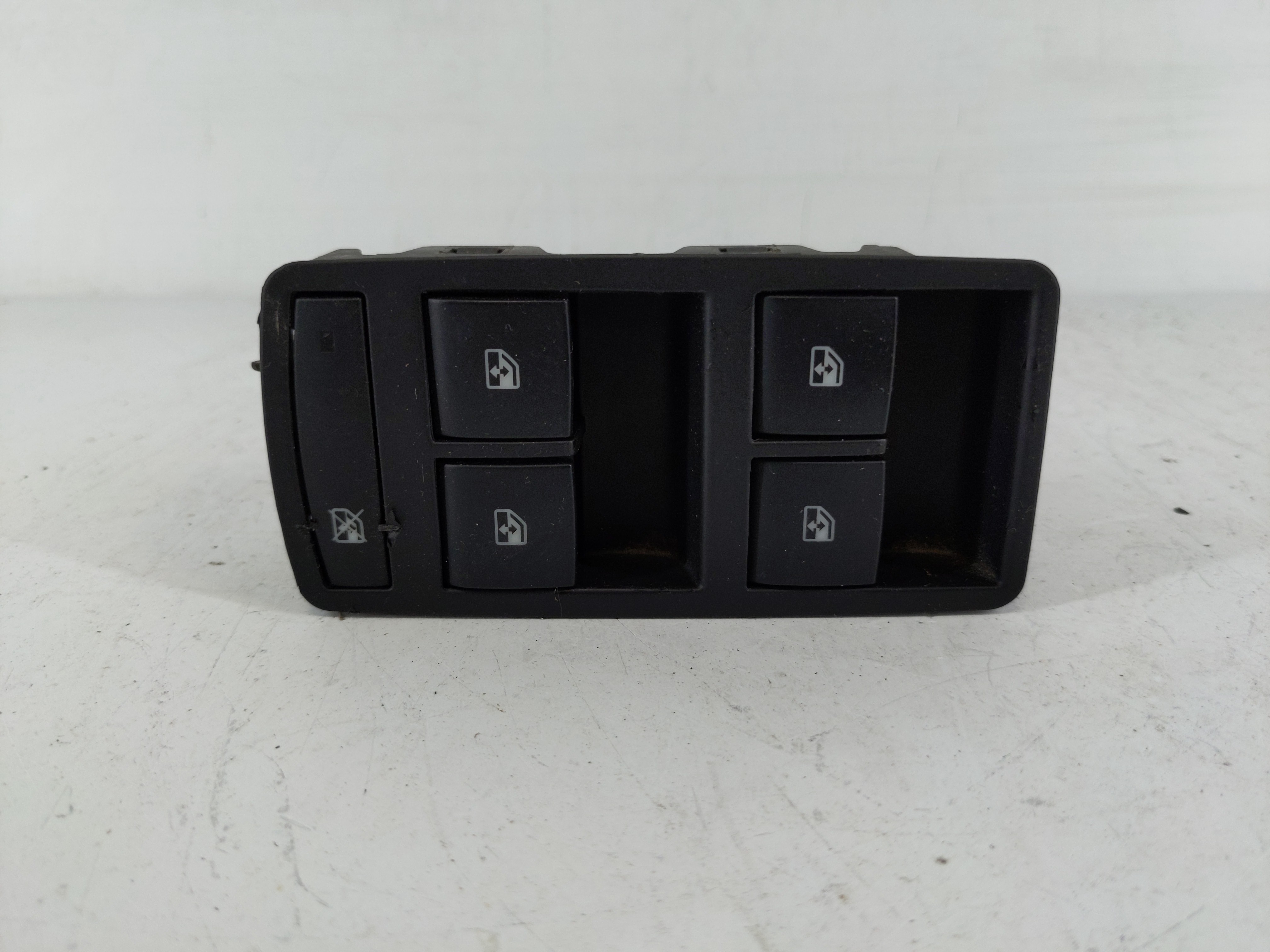 2014-2017 Buick Regal Driver Left Door Master Power Window Switch 1145620 - Oemusedautoparts1.com