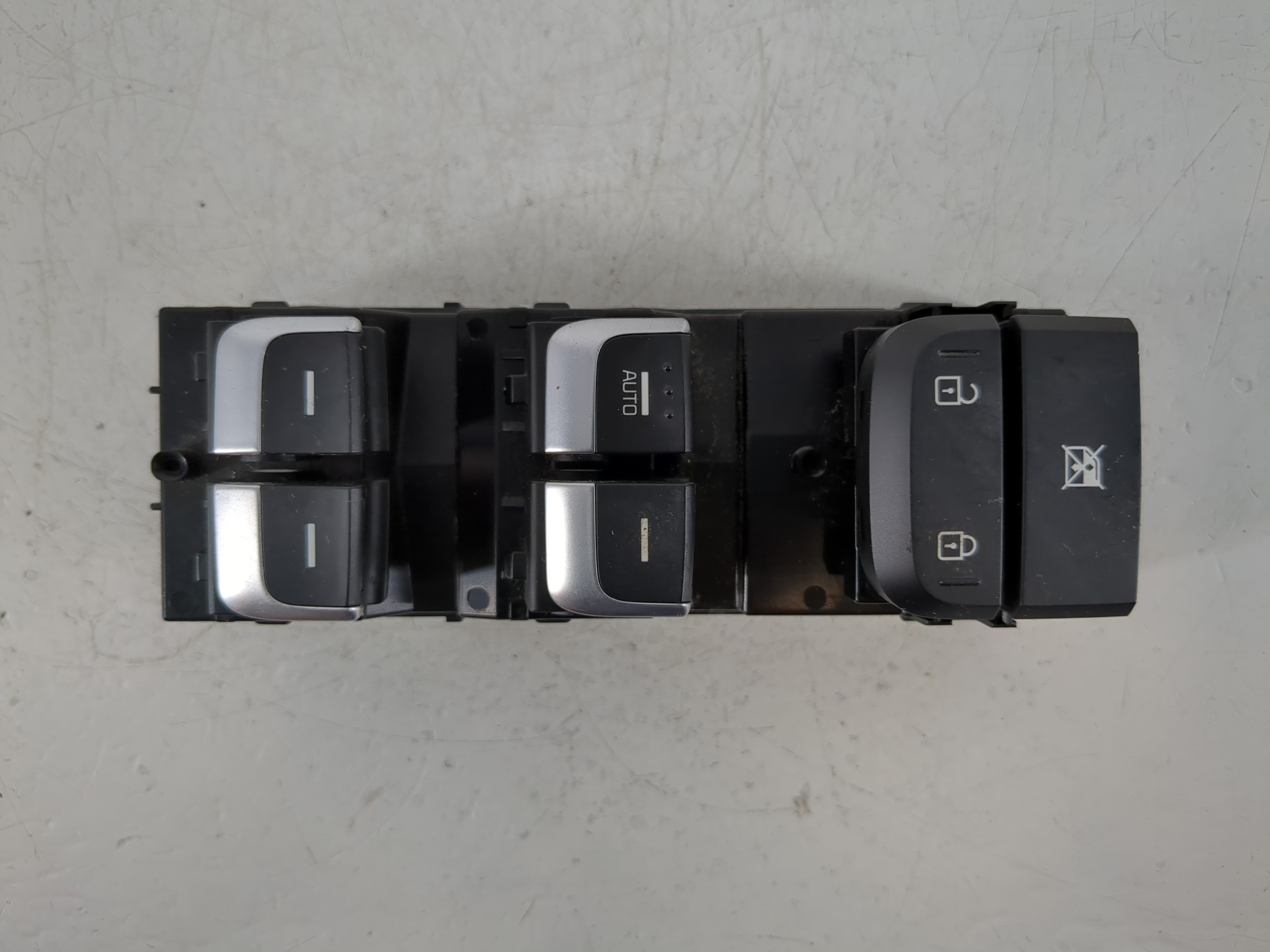 2017-2021 Kia Sportage Driver Left Door Master Power Window Switch 1145717 - Oemusedautoparts1.com