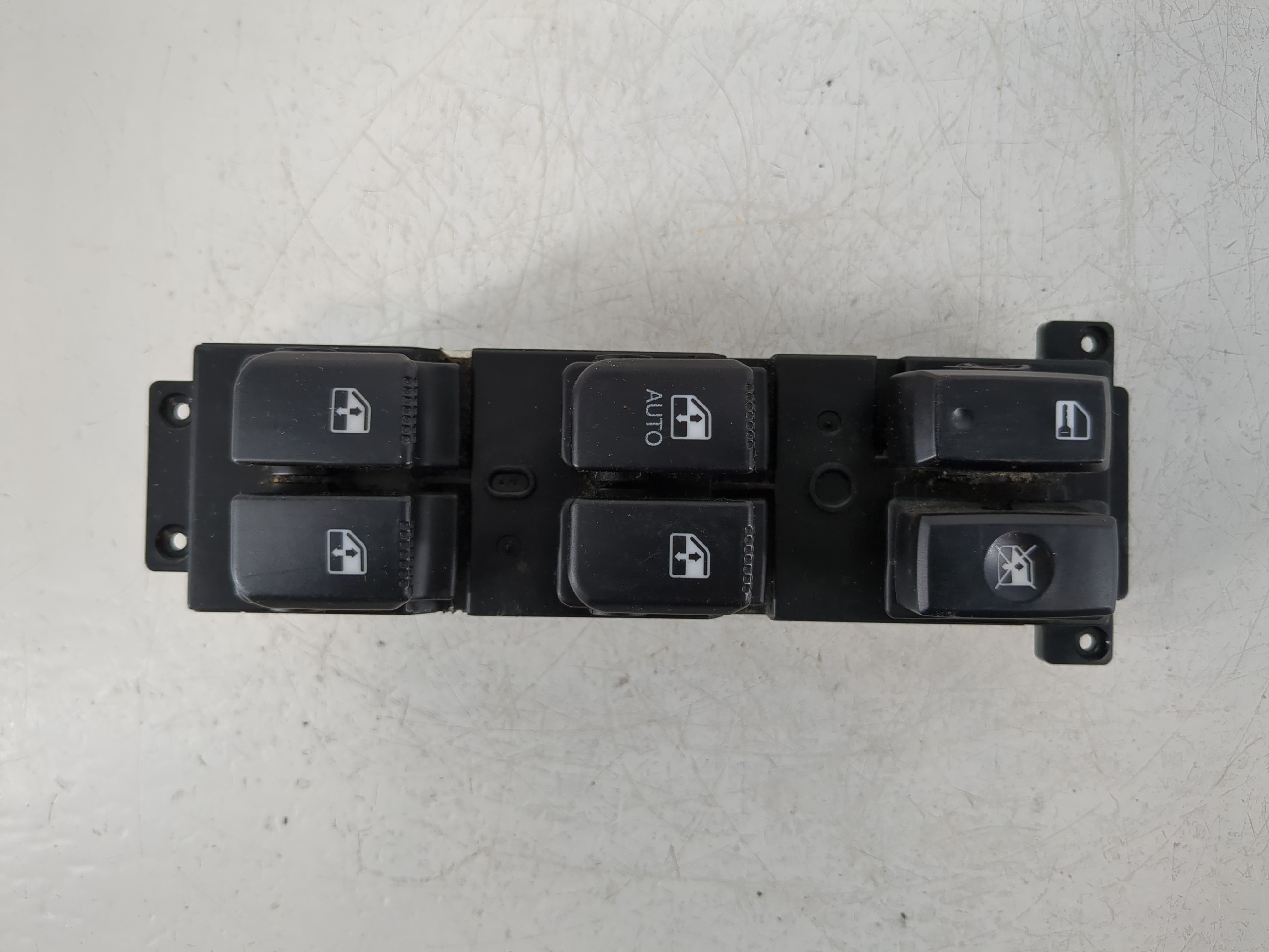 2010-2012 Hyundai Santa Fe Driver Left Door Master Power Window Switch 1145718 - Oemusedautoparts1.com