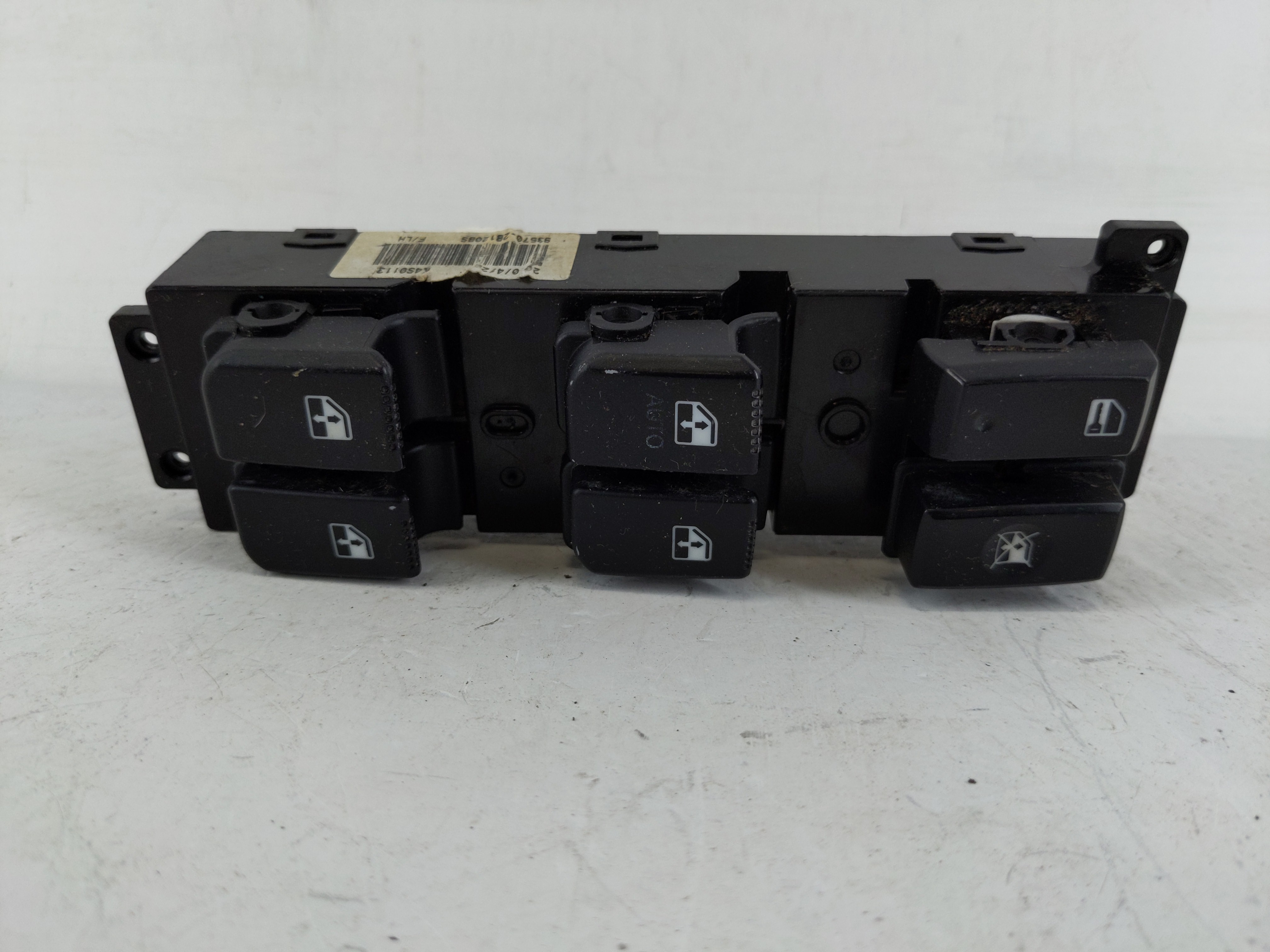 2010-2012 Hyundai Santa Fe Driver Left Door Master Power Window Switch 1145720 - Oemusedautoparts1.com